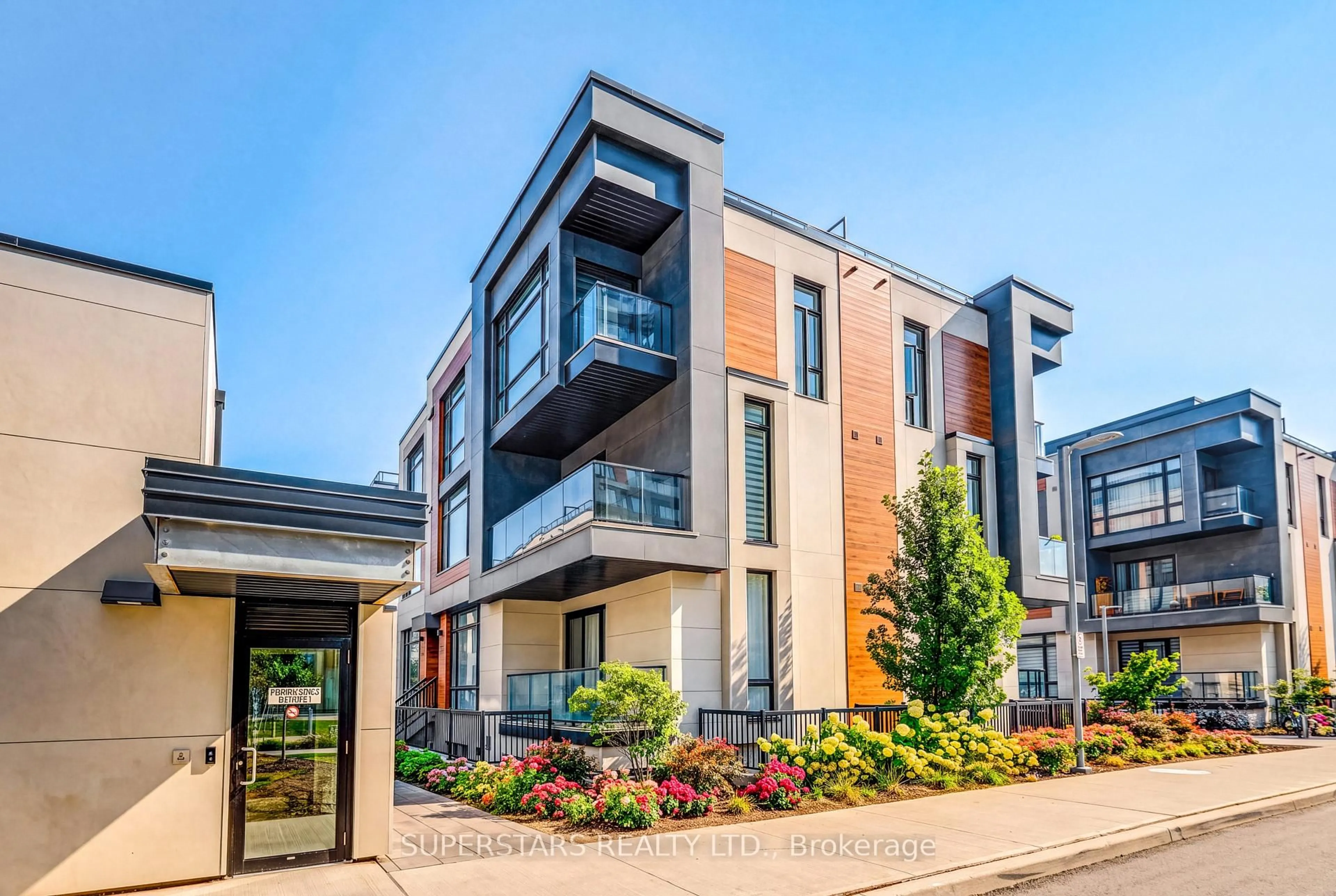 Home with brick exterior material, street for 14 David Eyer Rd #1019, Richmond Hill Ontario L4S 0N4