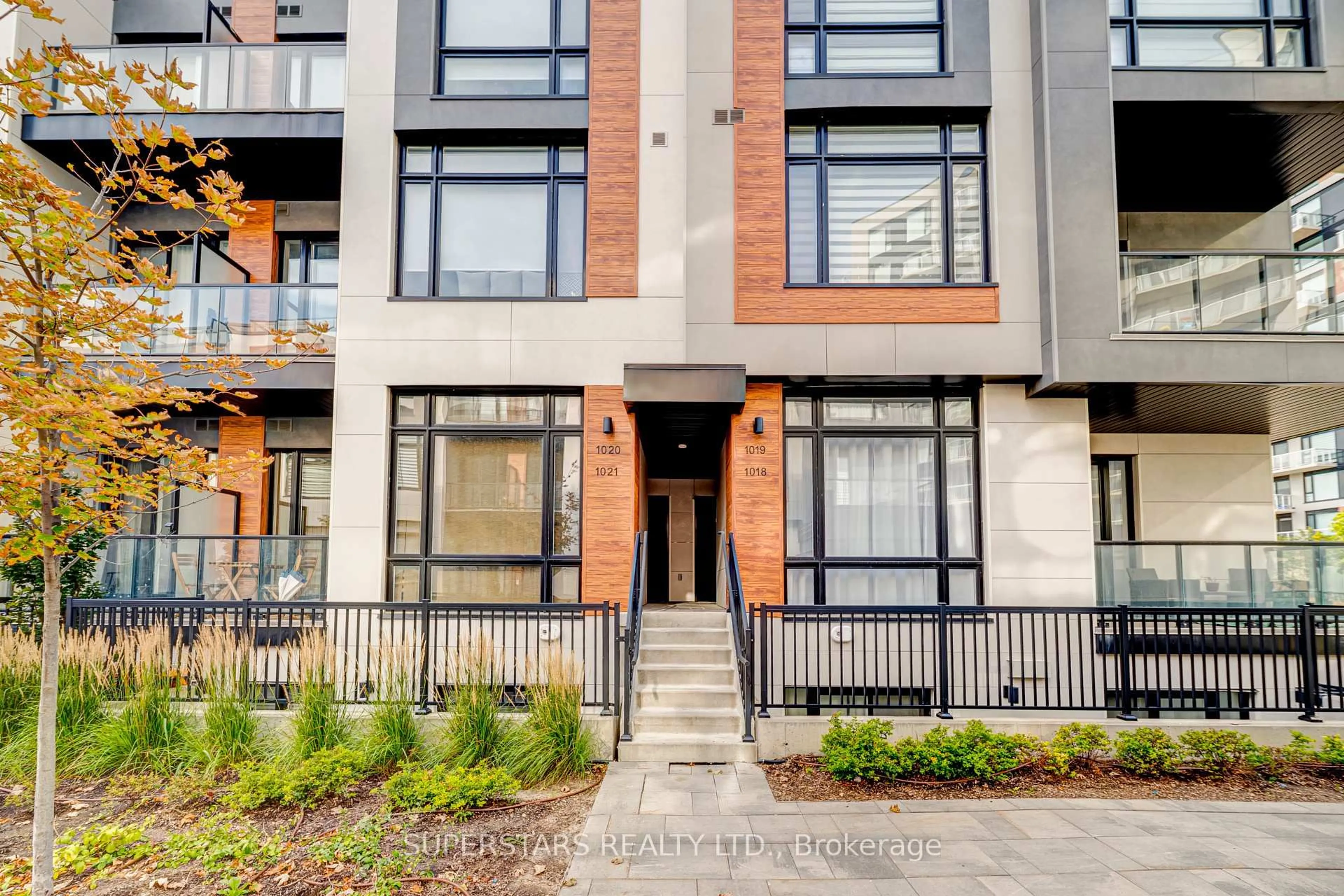 Home with brick exterior material, street for 14 David Eyer Rd #1019, Richmond Hill Ontario L4S 0N4