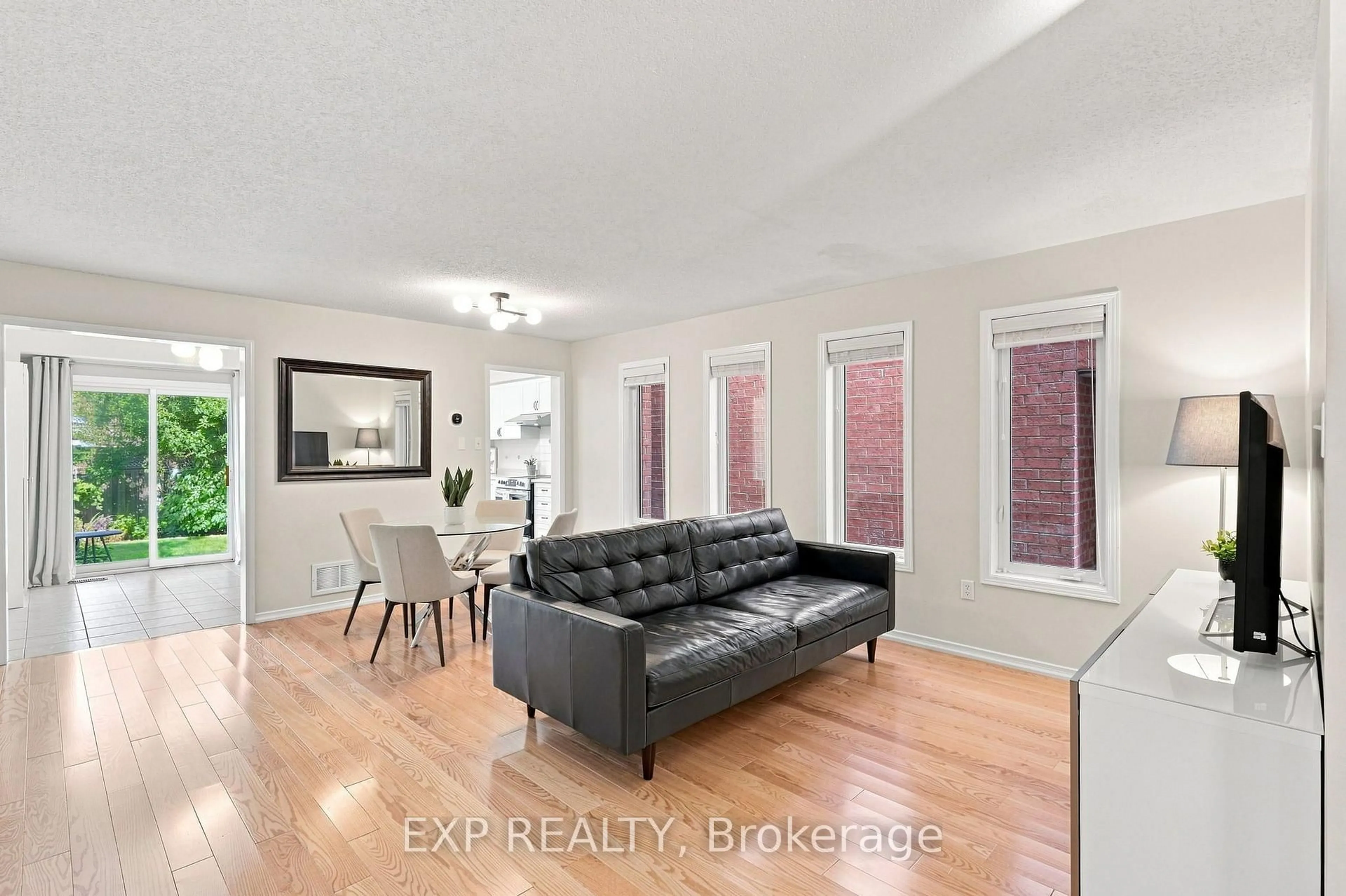 Living room with furniture, unknown for 179 Sassafras Circ, Vaughan Ontario L4J 8M6