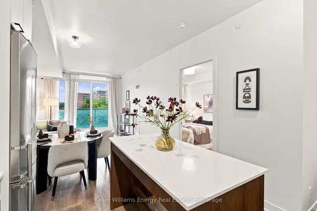 9471 Yonge St #635, Richmond Hill 3