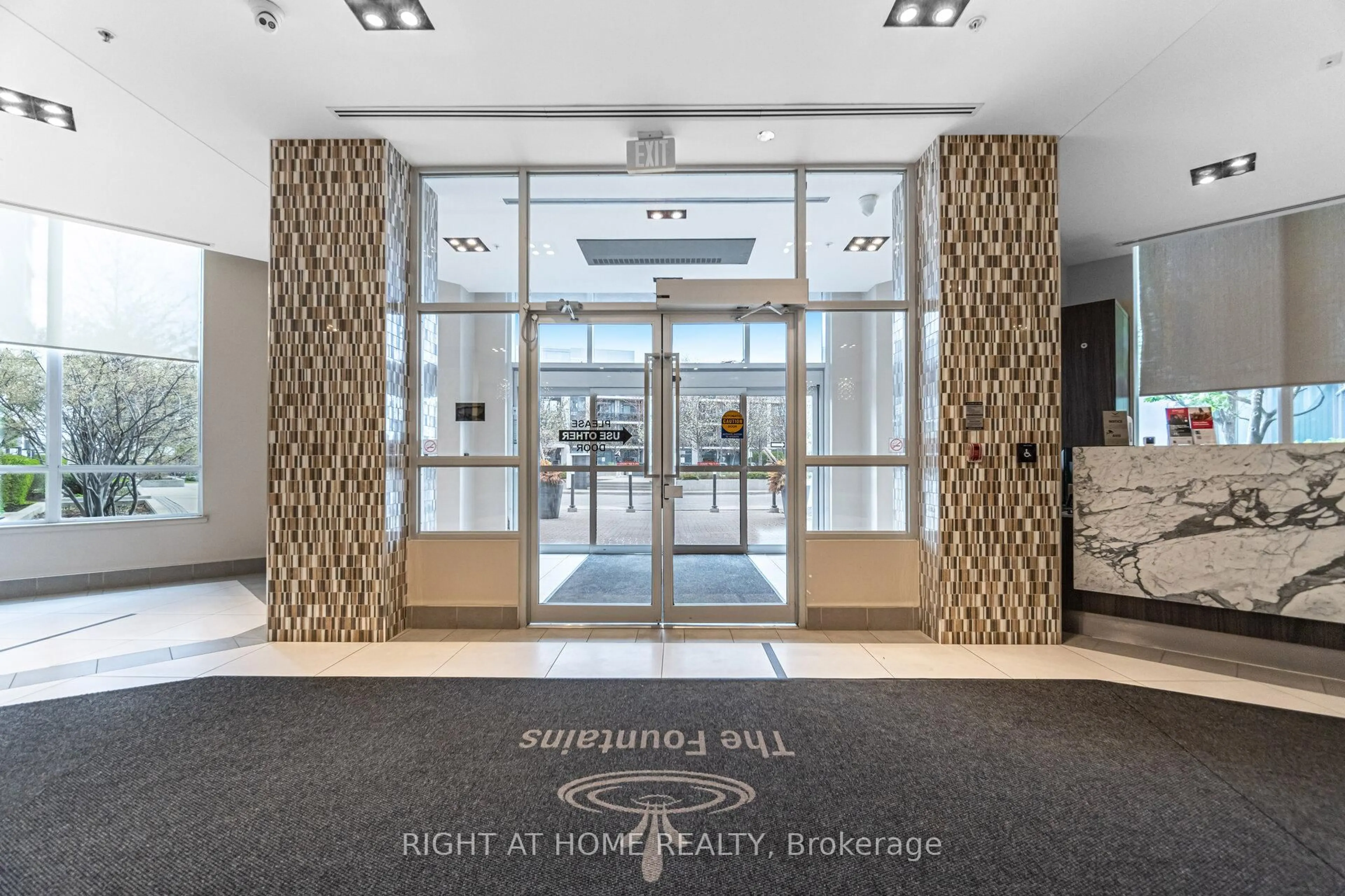 Lobby for 85 North Park Rd #612, Vaughan Ontario L4J 0H9