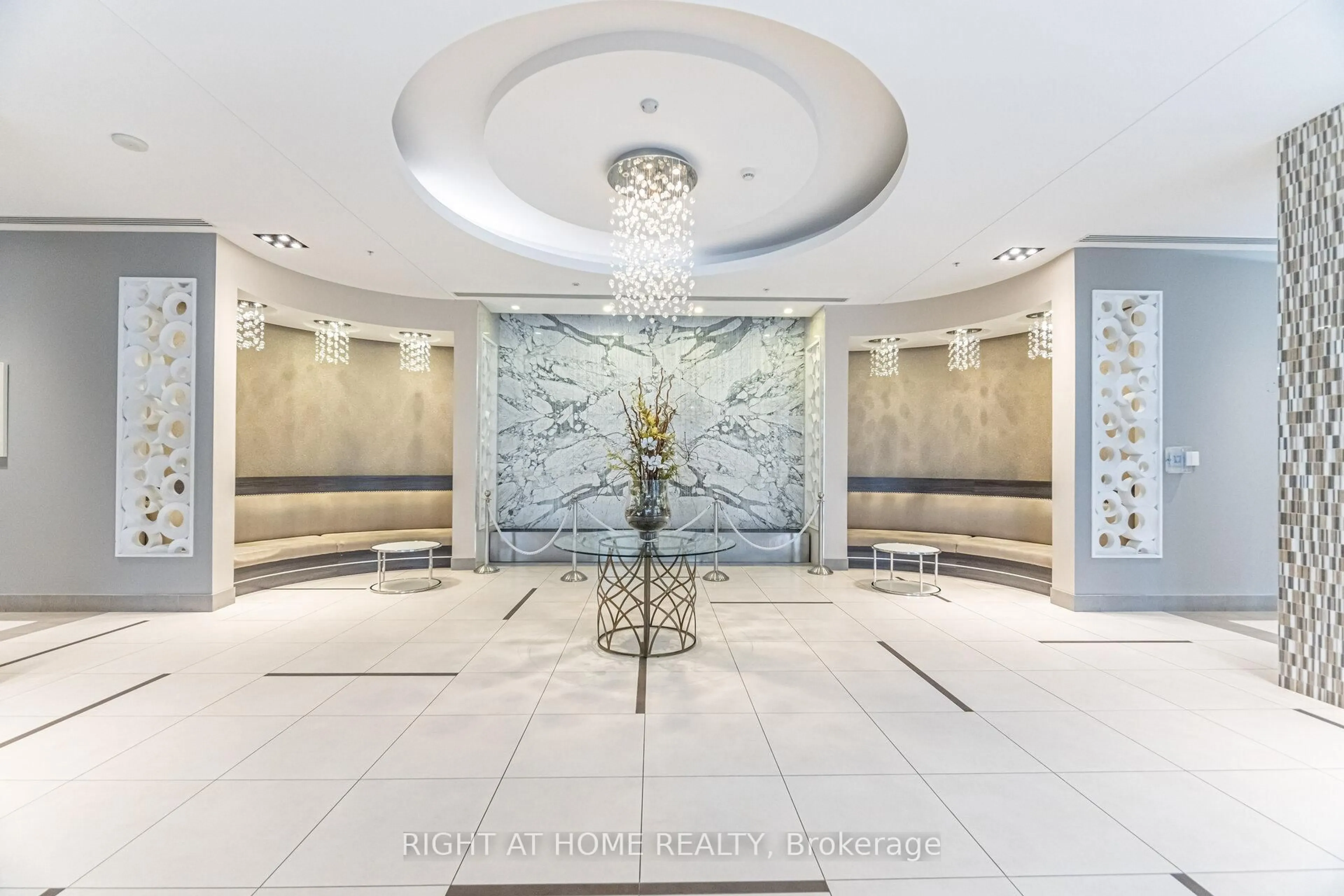 Lobby for 85 North Park Rd #612, Vaughan Ontario L4J 0H9