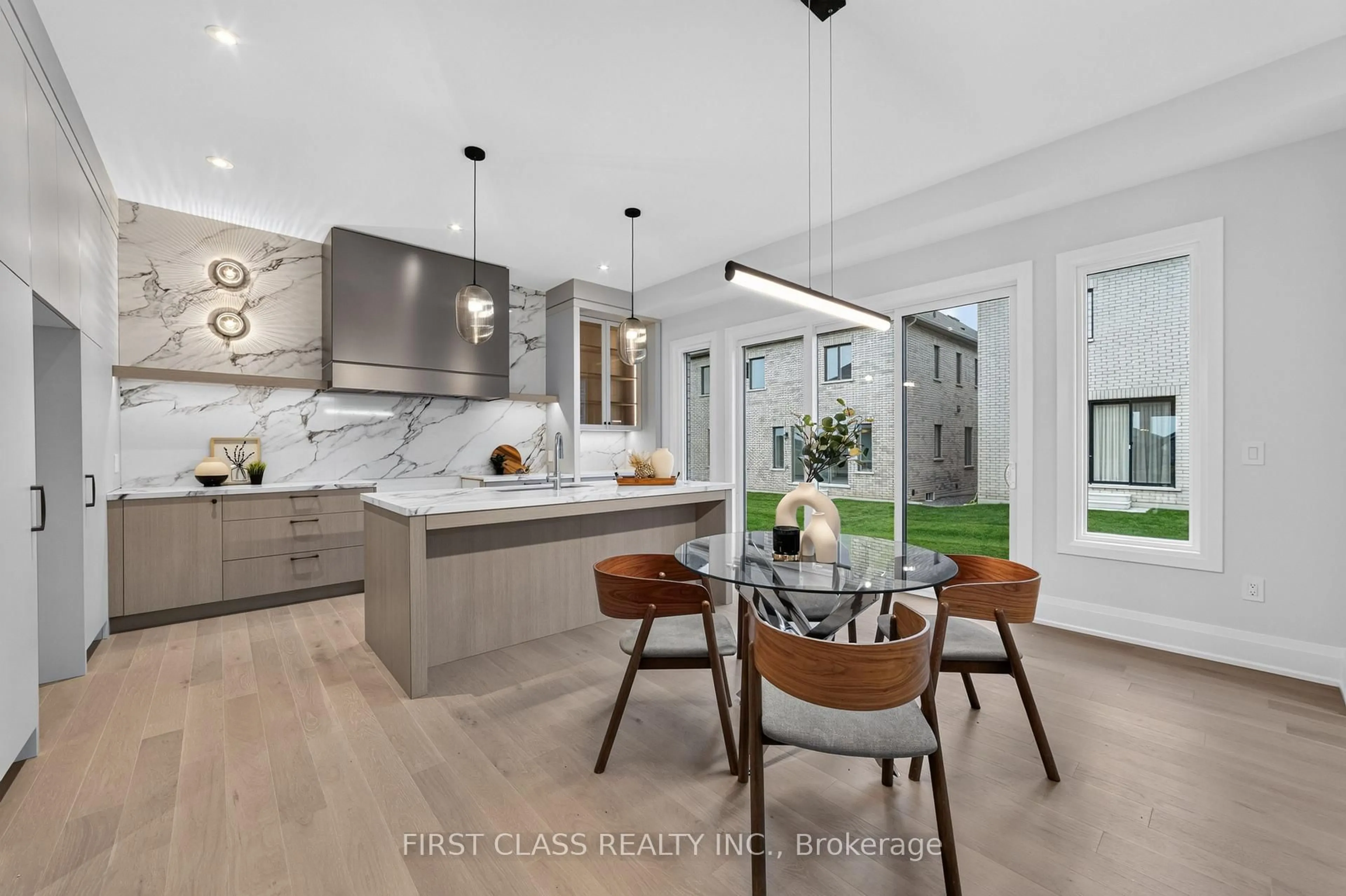 Open concept kitchen, unknown for 4 Furon St, Richmond Hill Ontario L4E 1M7