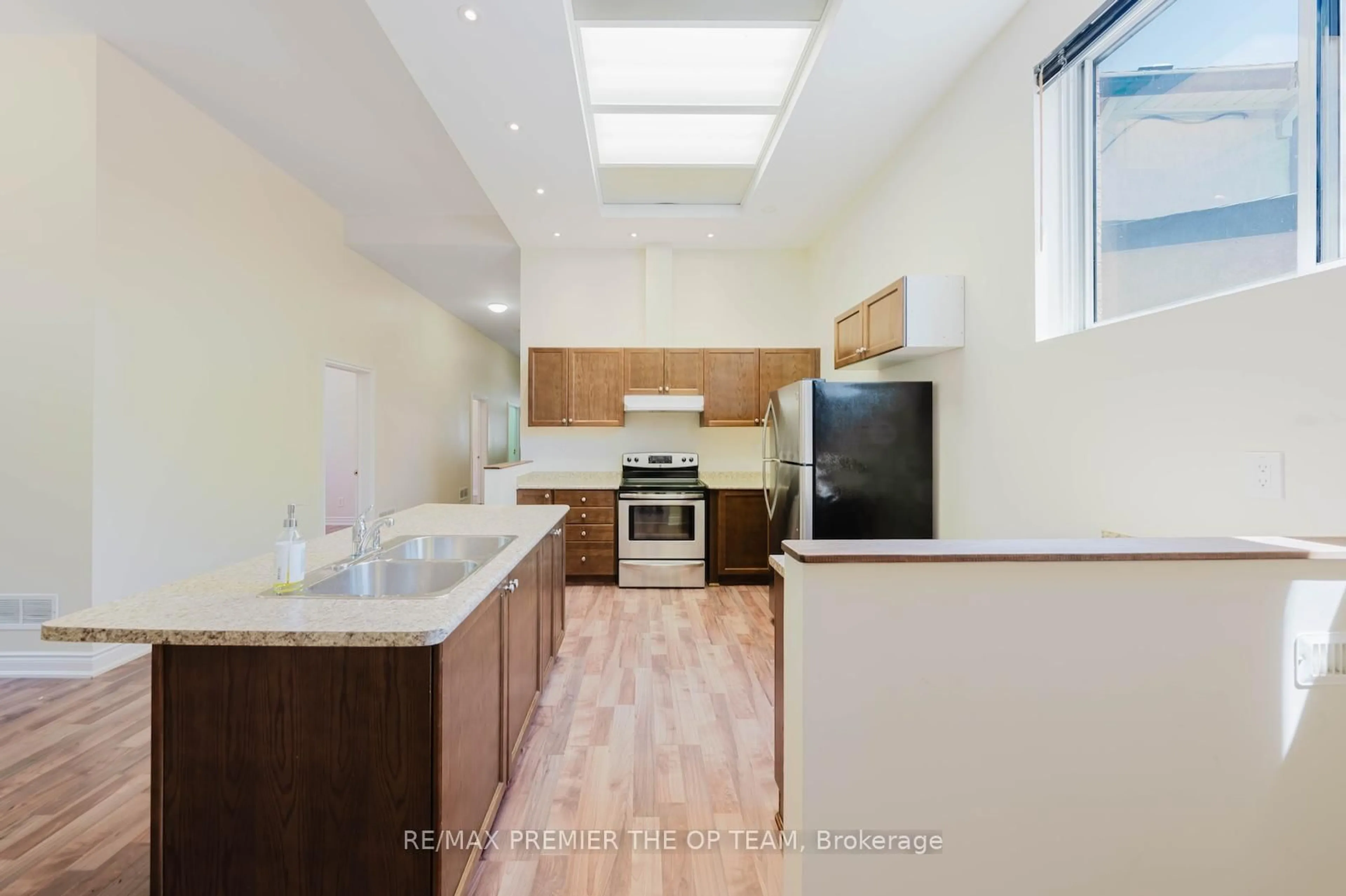 Unknown for 7930 Kipling Ave, Vaughan Ontario L4L 1Z5