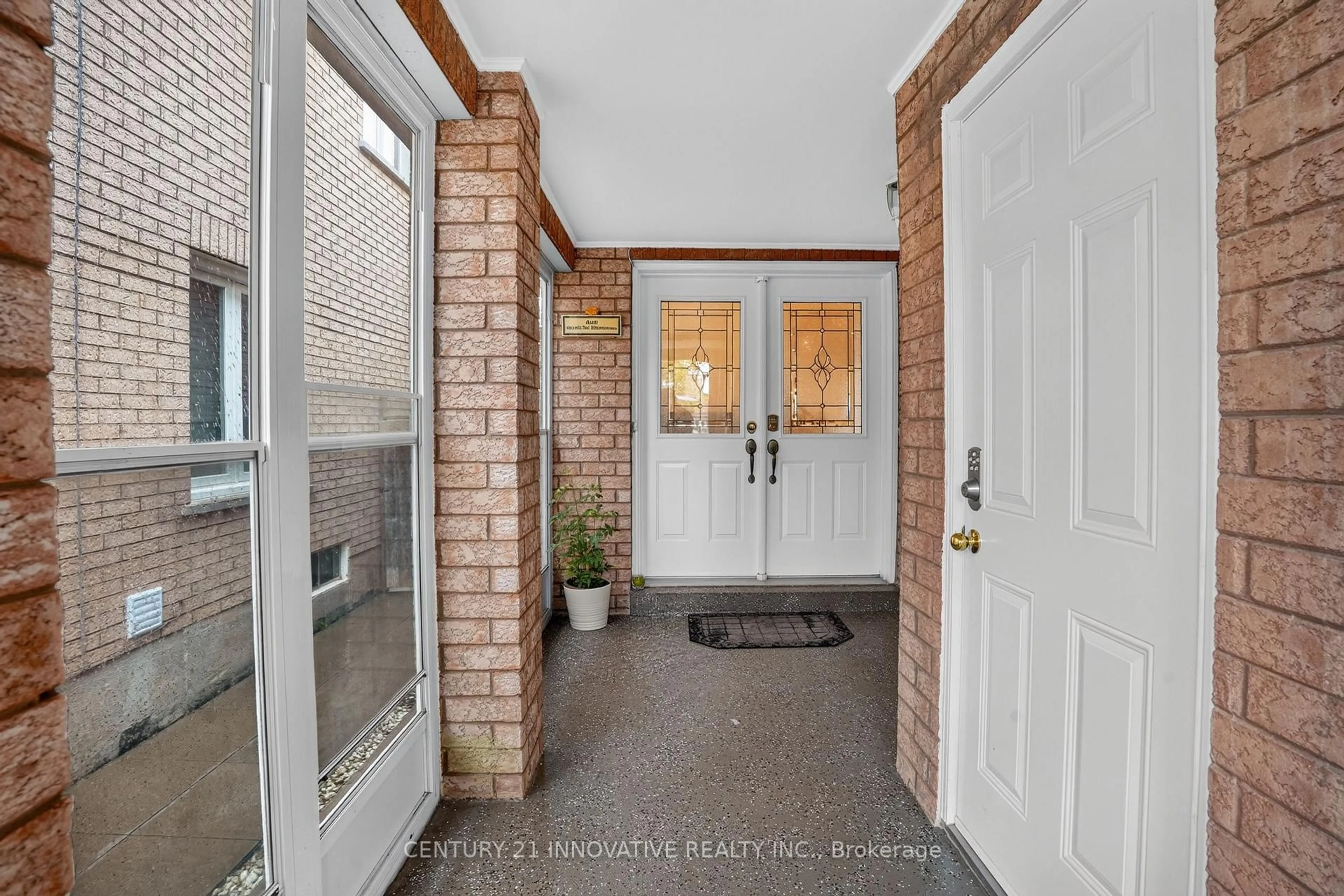 Indoor entryway for 160 Sophia Rd, Markham Ontario L3S 3Y9