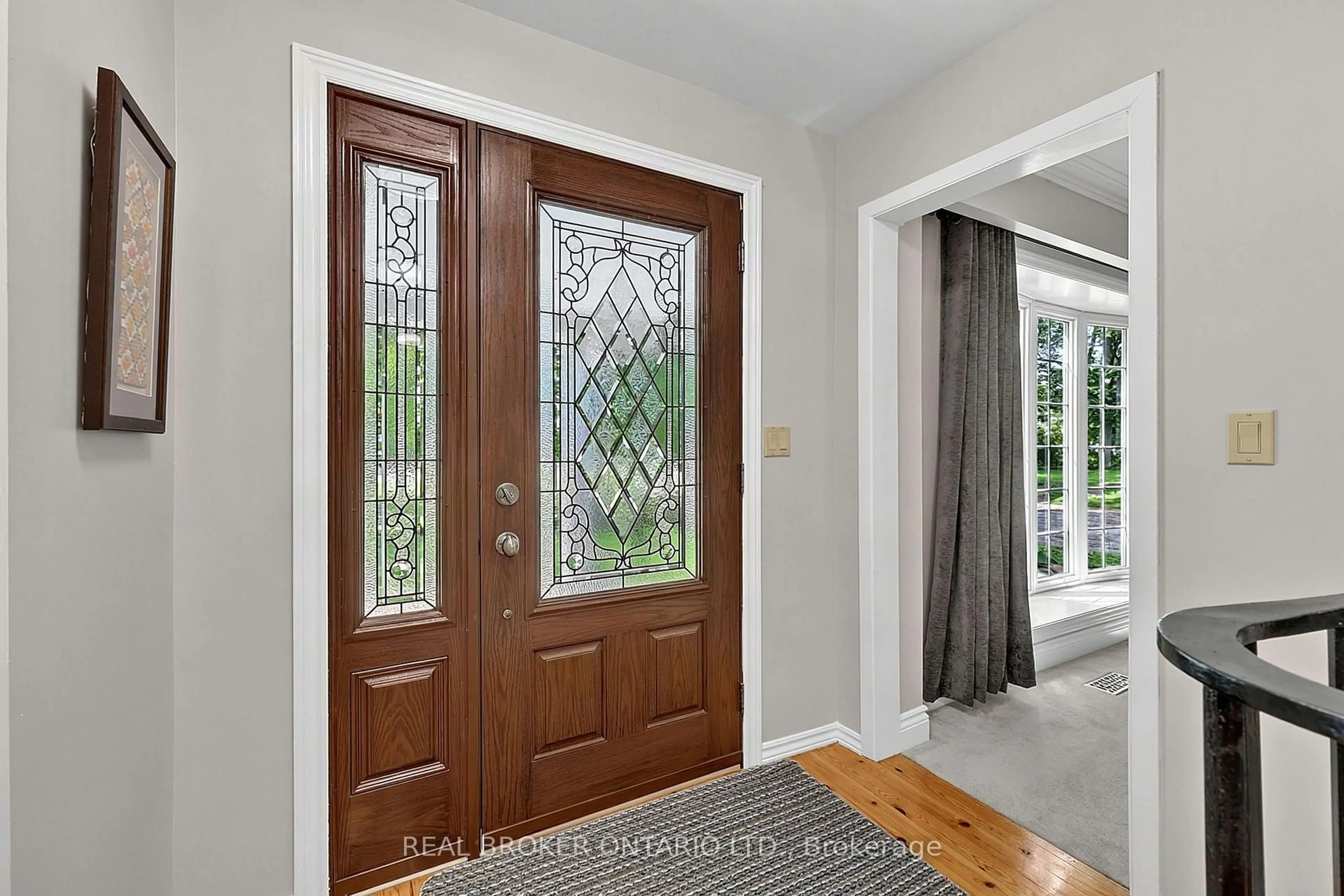 Indoor entryway for 18939 McCowan Rd, East Gwillimbury Ontario L0G 1M0