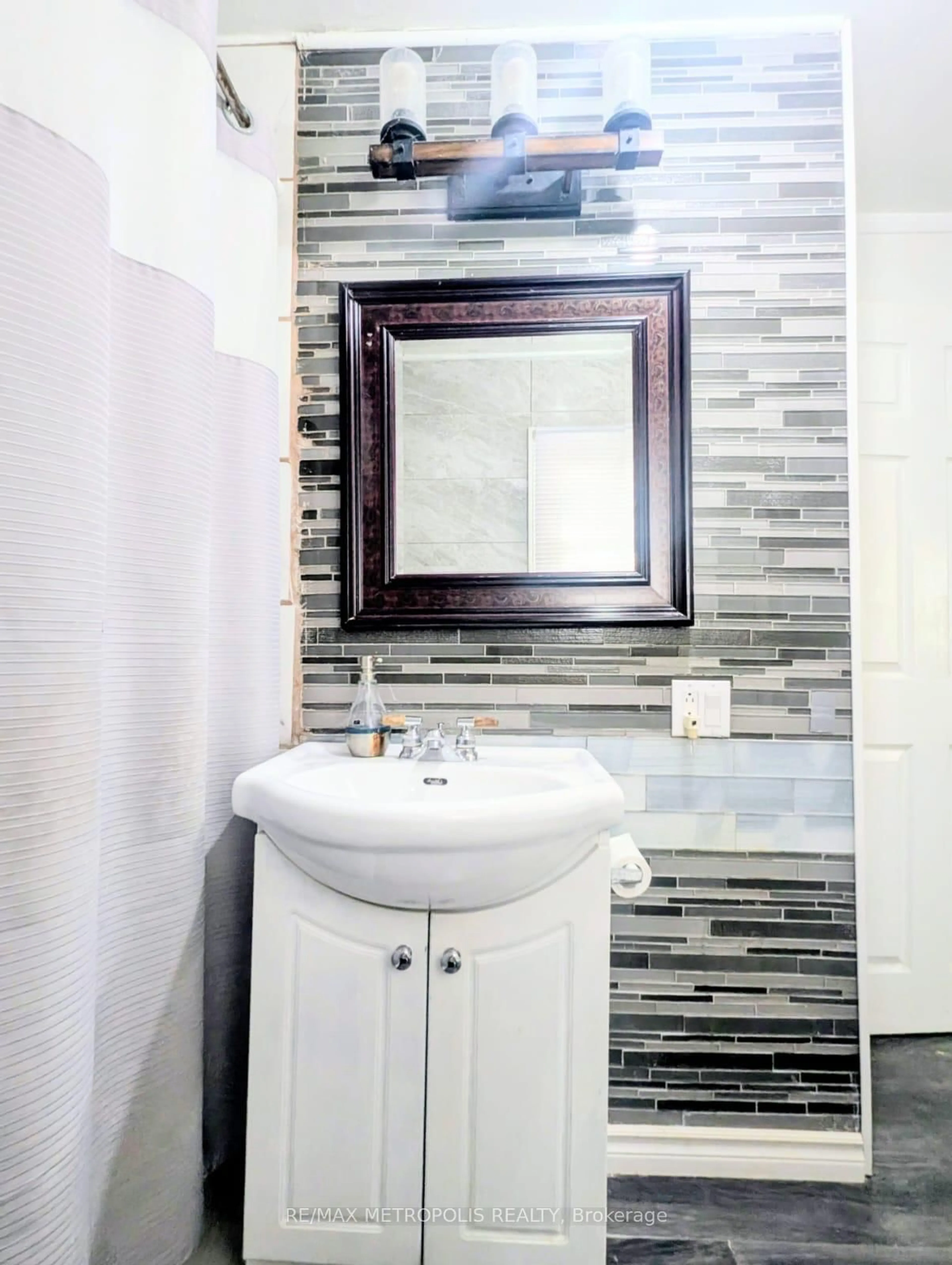 Contemporary bathroom, ceramic/tile floor for 28 & 30 Thompson Dr, Georgina Ontario L0E 1L0