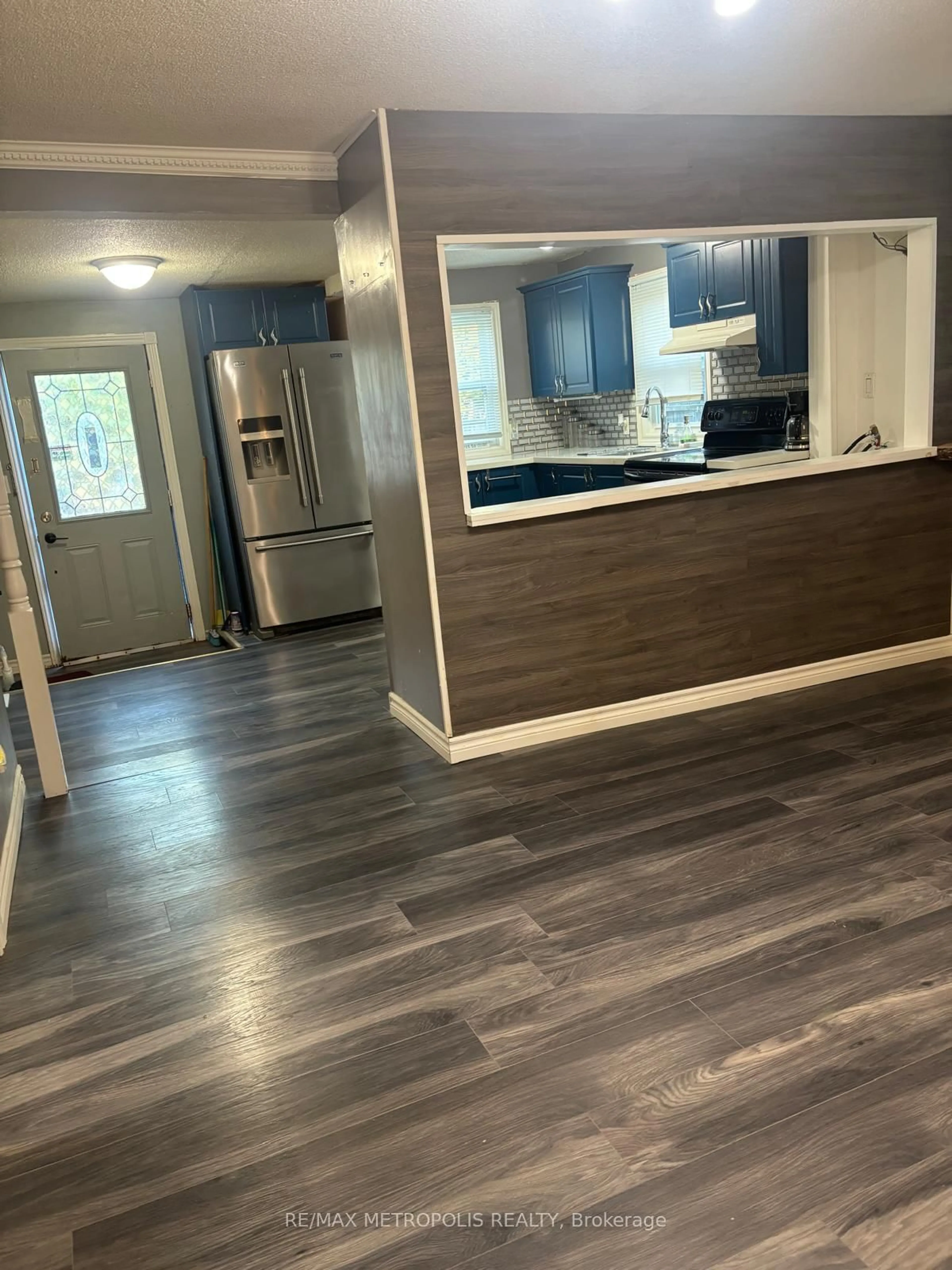 Open concept kitchen, unknown for 28 & 30 Thompson Dr, Georgina Ontario L0E 1L0