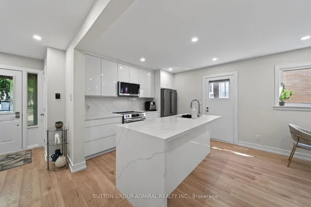 770 Pam Cres, Newmarket 5