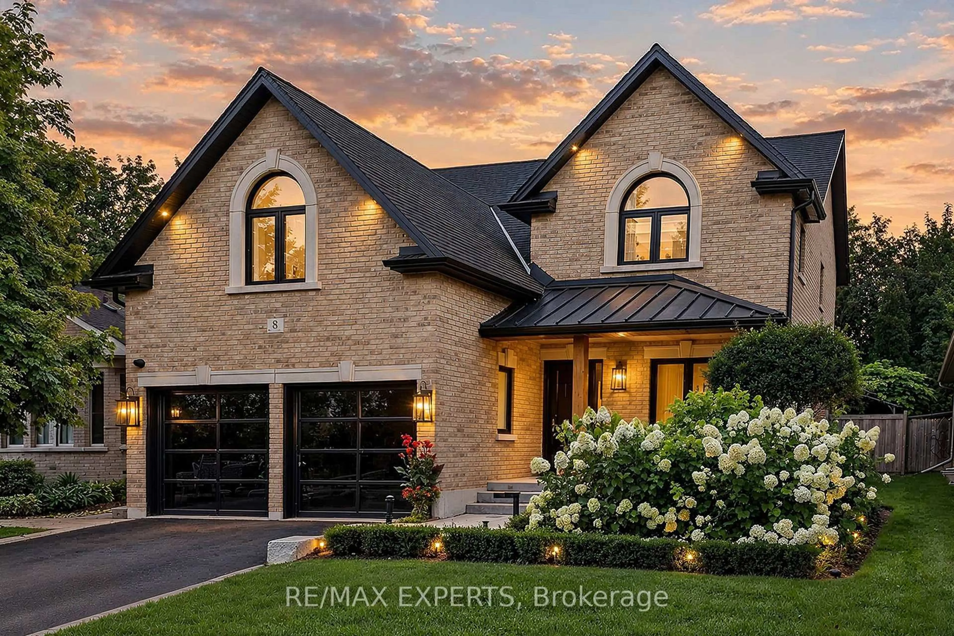 Home with brick exterior material, street for 8 Brent Rd, East Gwillimbury Ontario L9N 1R9