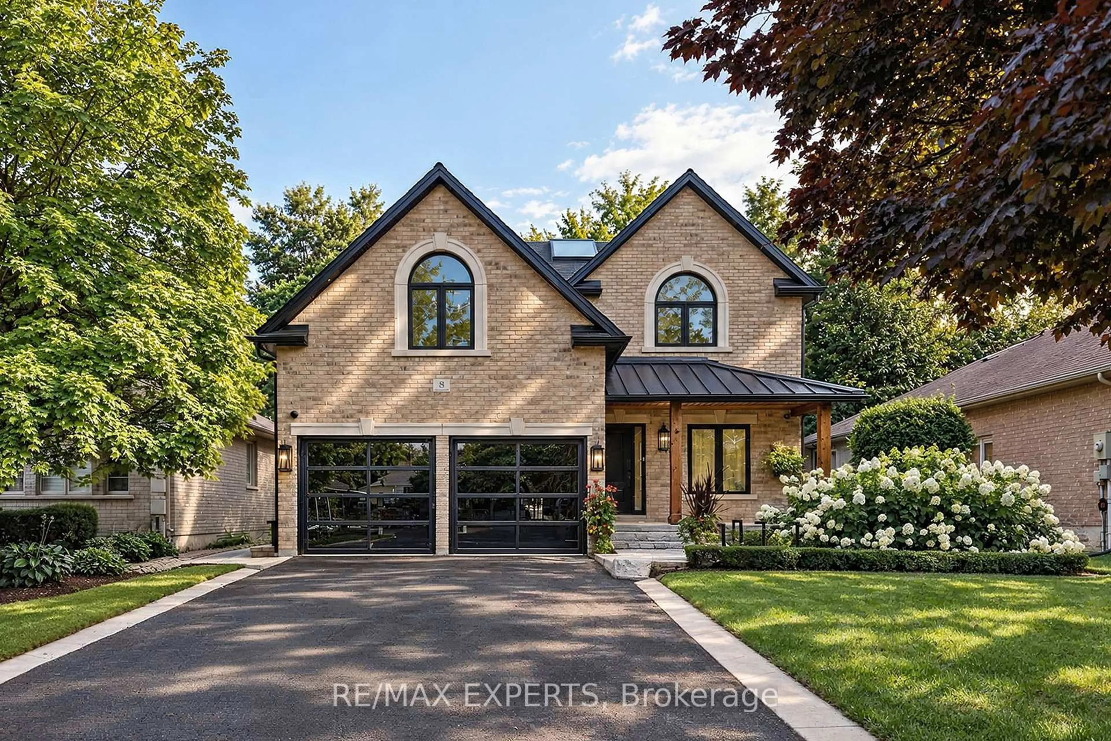 Home with brick exterior material, street for 8 Brent Rd, East Gwillimbury Ontario L9N 1R9