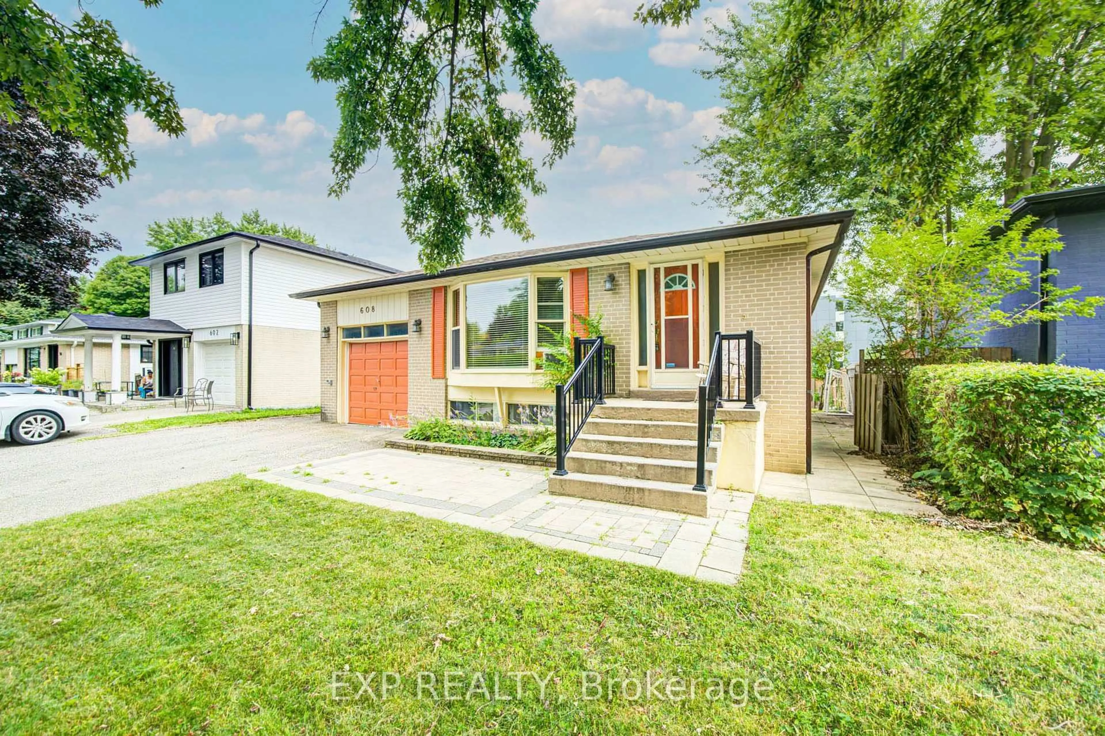 Unknown for 608 Rupert Ave, Whitchurch-Stouffville Ontario L4A 1W1