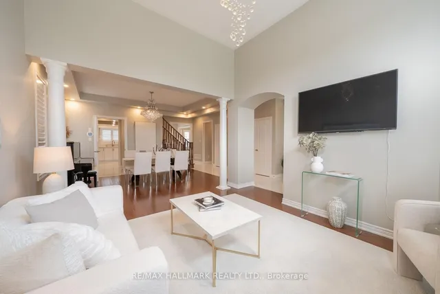 411 Hoover Park Dr, Whitchurch-Stouffville 5