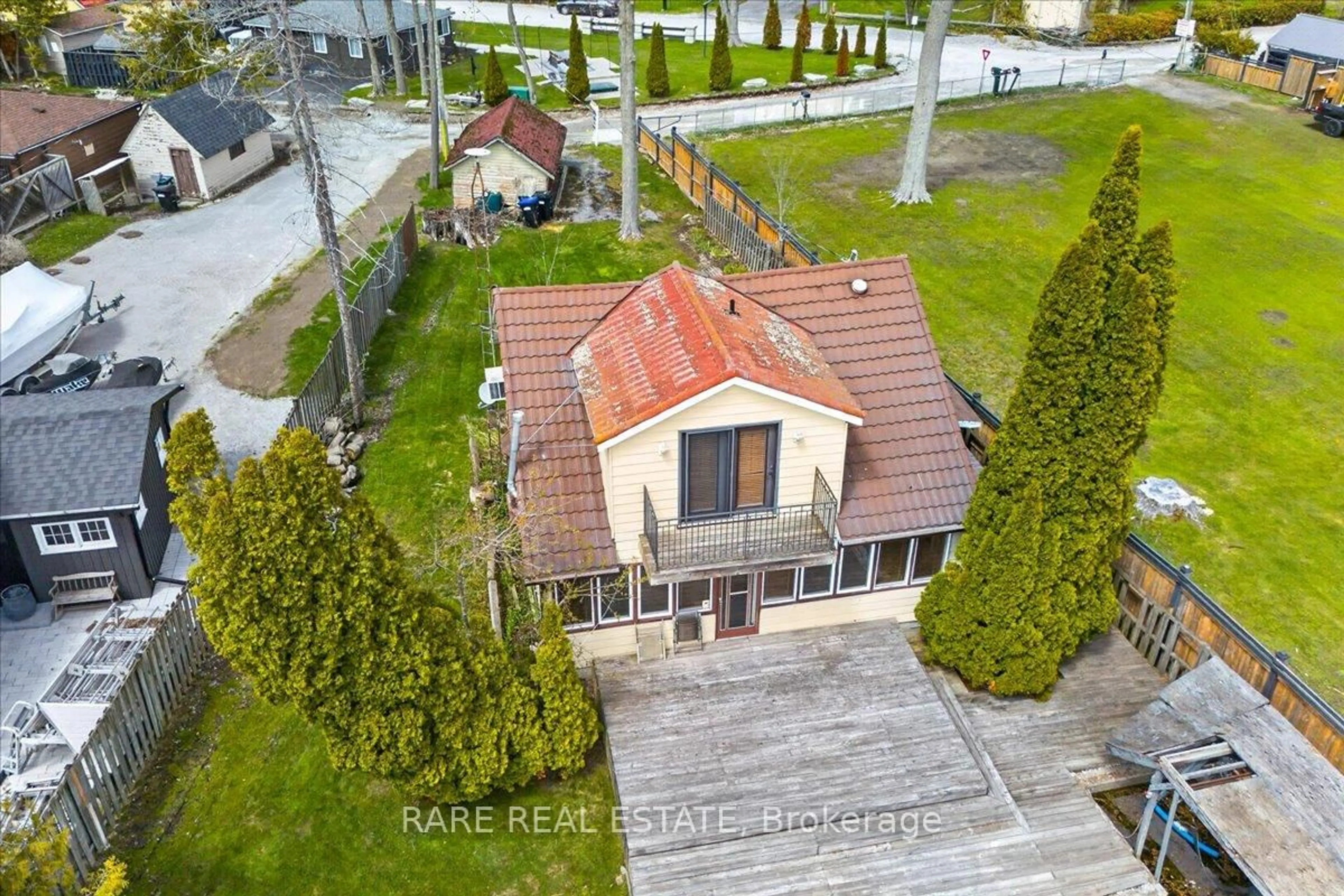 A pic from outside/outdoor area/front of a property/back of a property/a pic from drone, building for 2350 Bonsecour Ave, Innisfil Ontario L9S 3X3