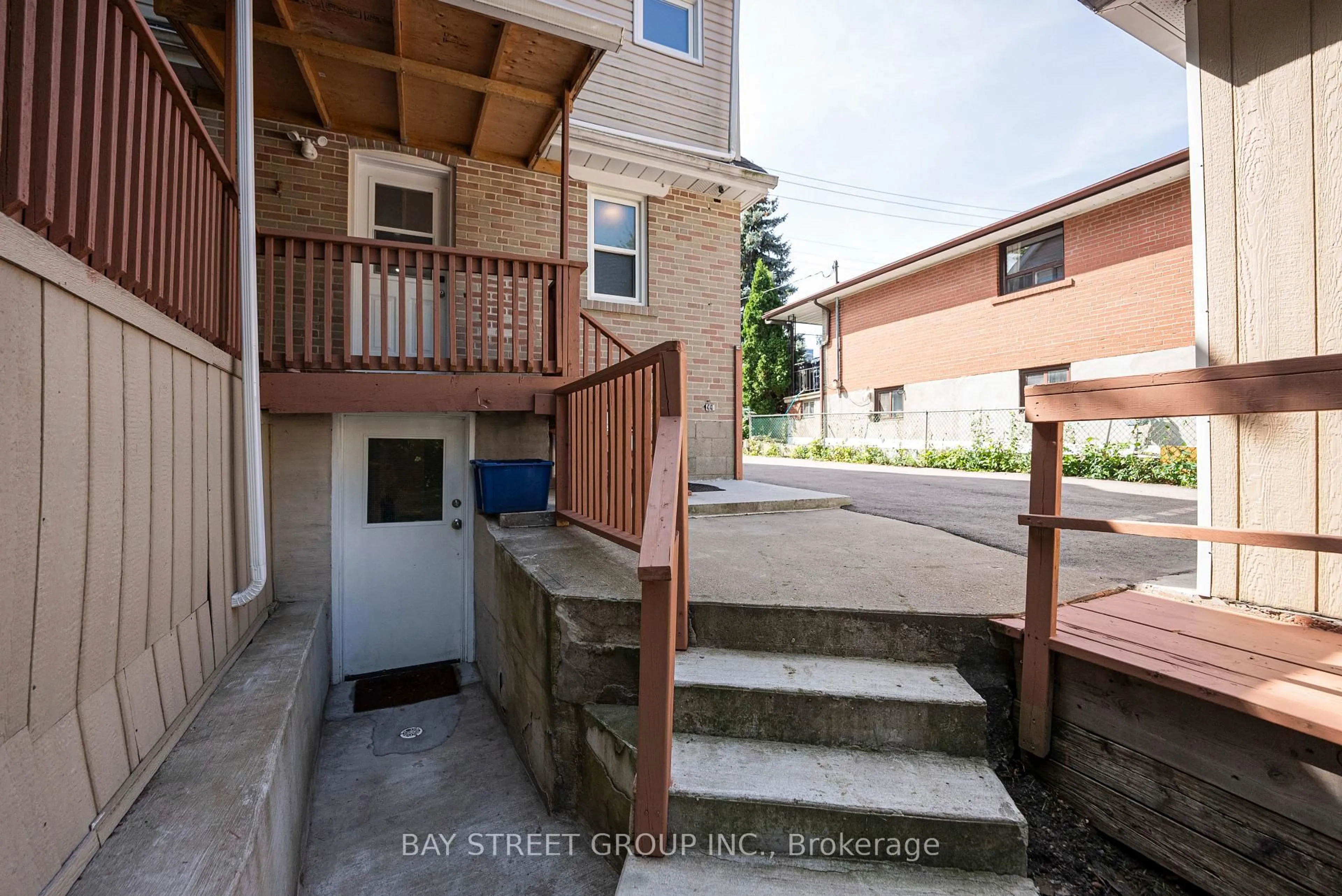 Patio, street for 52 Glen Cameron Rd, Markham Ontario L3T 1P6