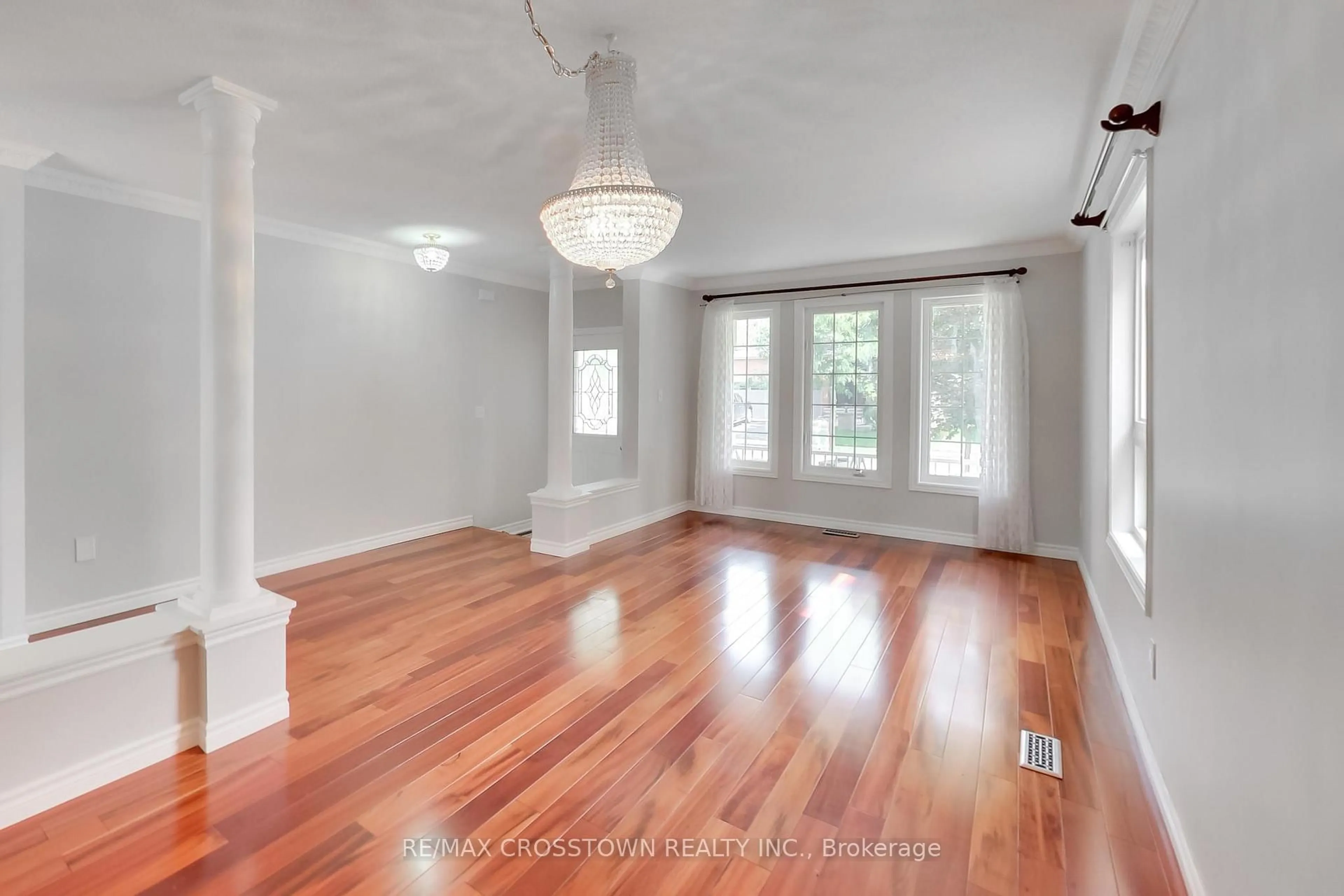 A pic of a room for 50 Petermann St, Aurora Ontario L4G 7W9