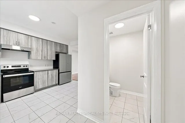 220 Dissette St #13, Bradford West Gwillimbury 3