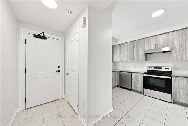 220 Dissette St #13, Bradford West Gwillimbury 4