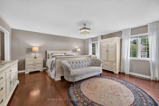 786 Exceller Circ, Newmarket 4