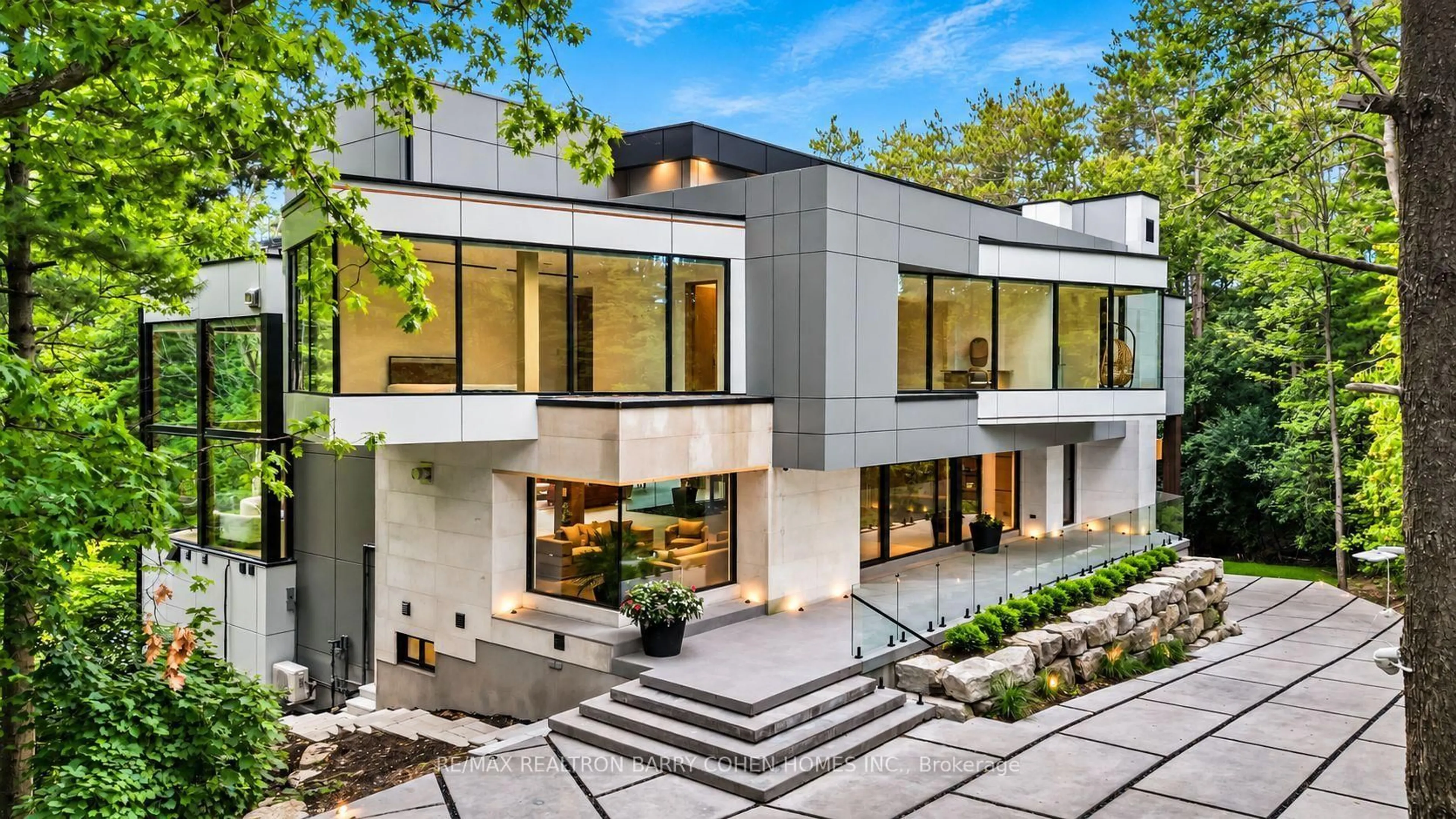 Home with brick exterior material, street for 60 Forest Ridge Rd, Richmond Hill Ontario L4E 3L8