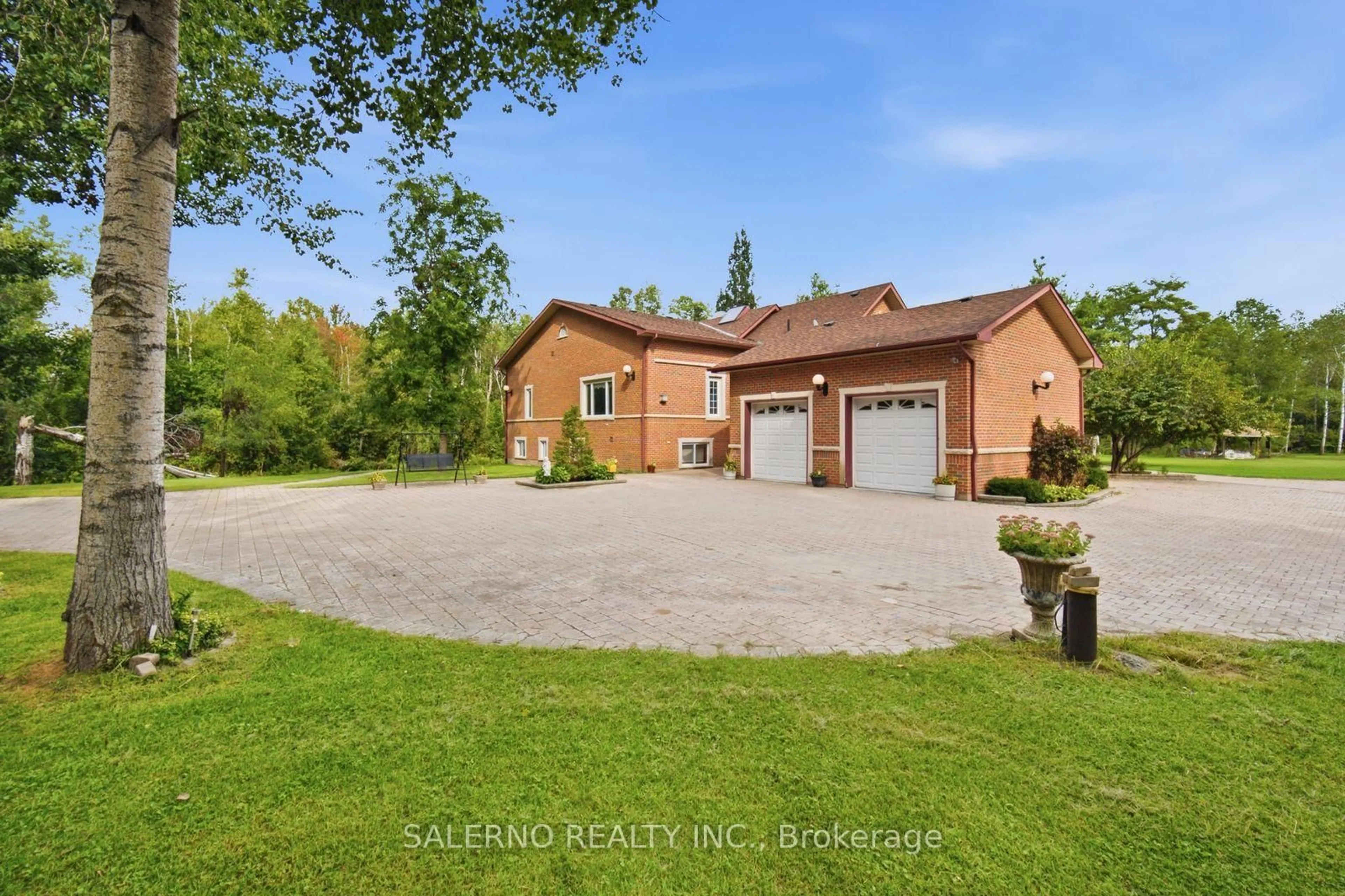 A pic from outside/outdoor area/front of a property/back of a property/a pic from drone, unknown for 48 Aird Crt, Georgina Ontario L0E 1A0