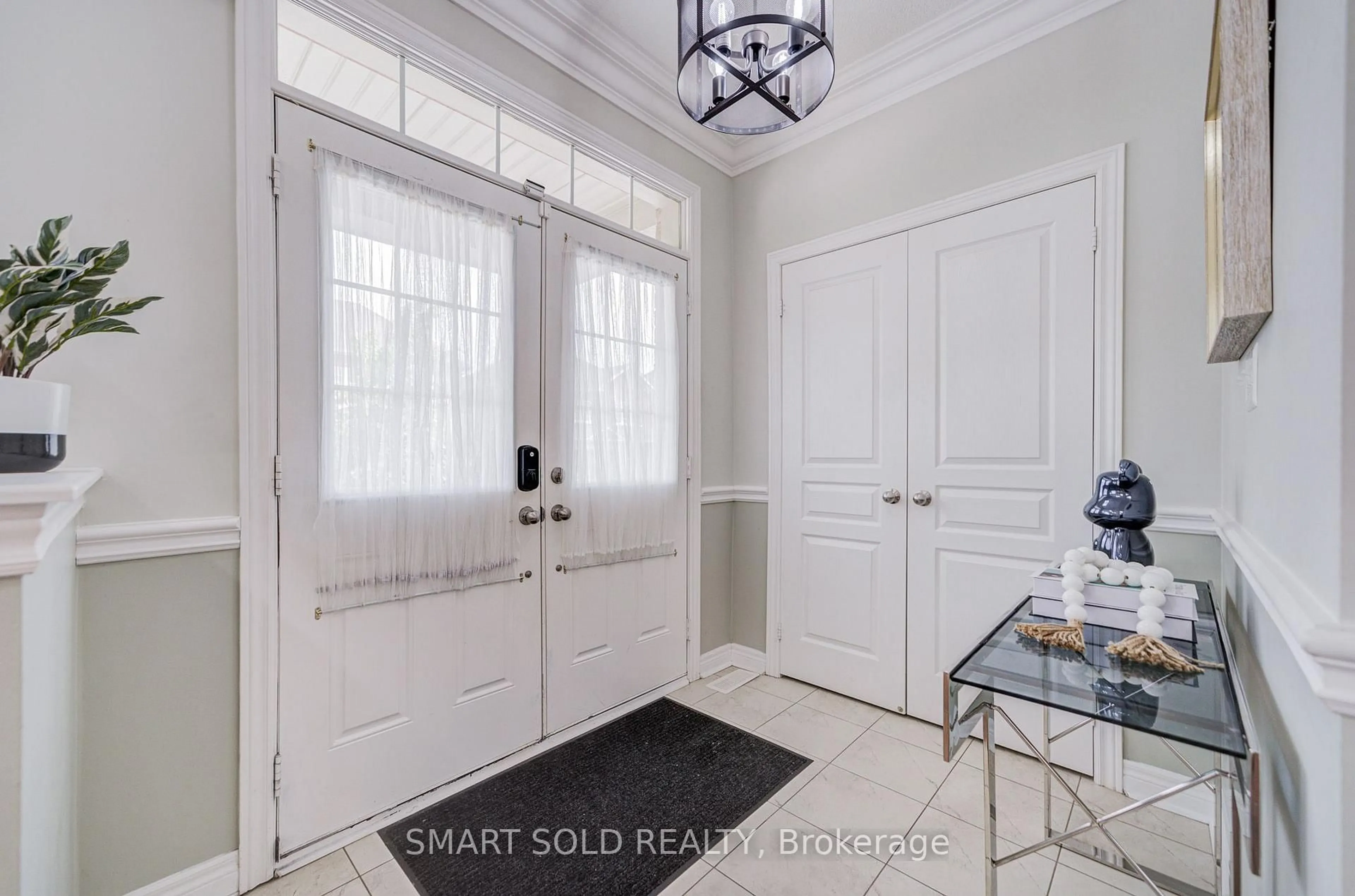 Indoor entryway for 9 Portia St, Markham Ontario L6B 0Z4