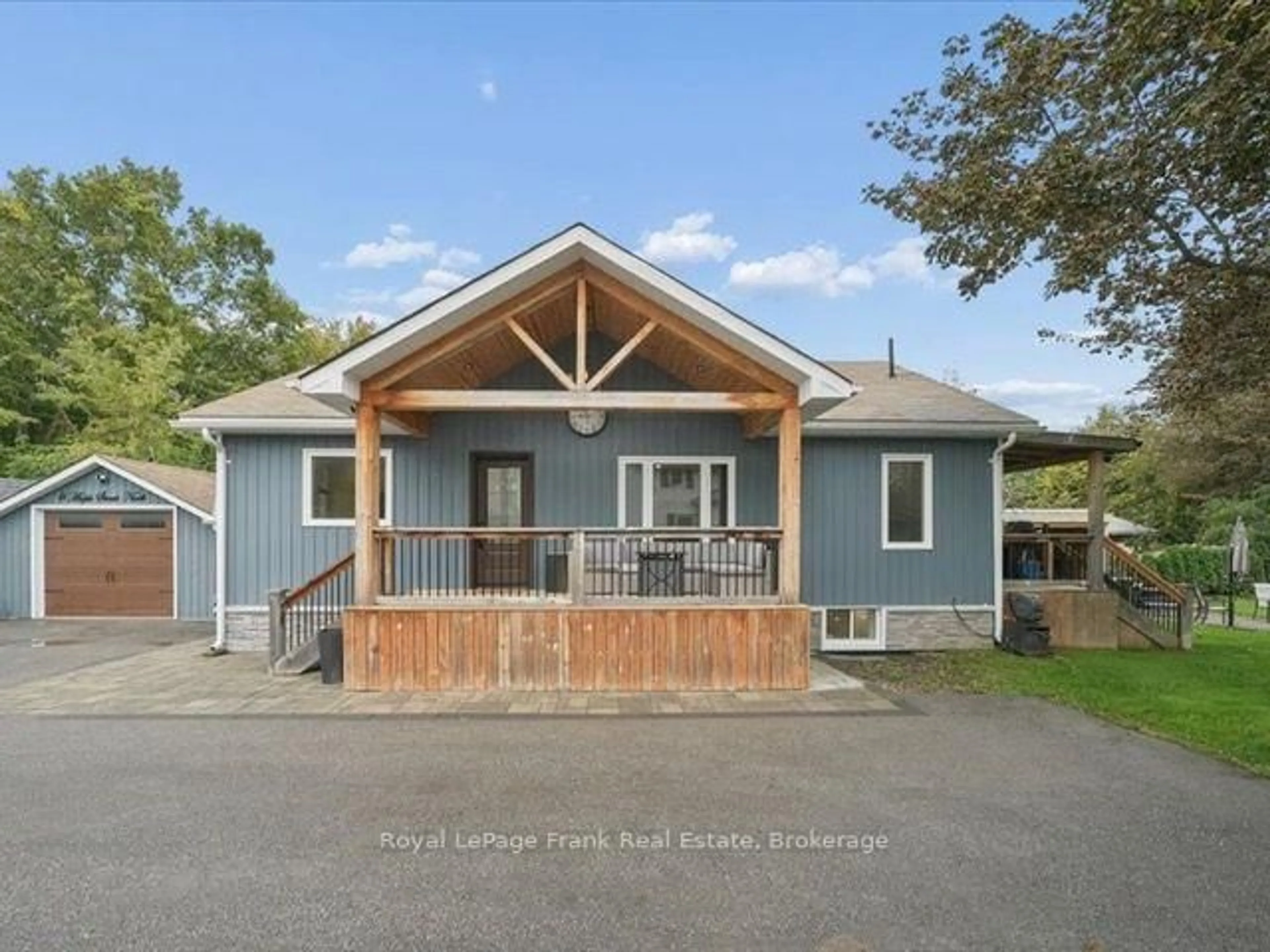 Home with vinyl exterior material, unknown for 11 Maple St, Brock Ontario L0C 1H0