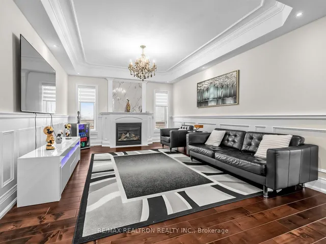 12 Anglin Dr, Richmond Hill 4