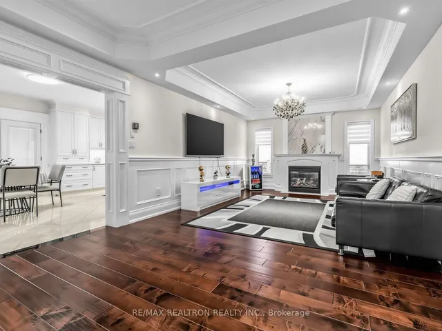 12 Anglin Dr, Richmond Hill 5