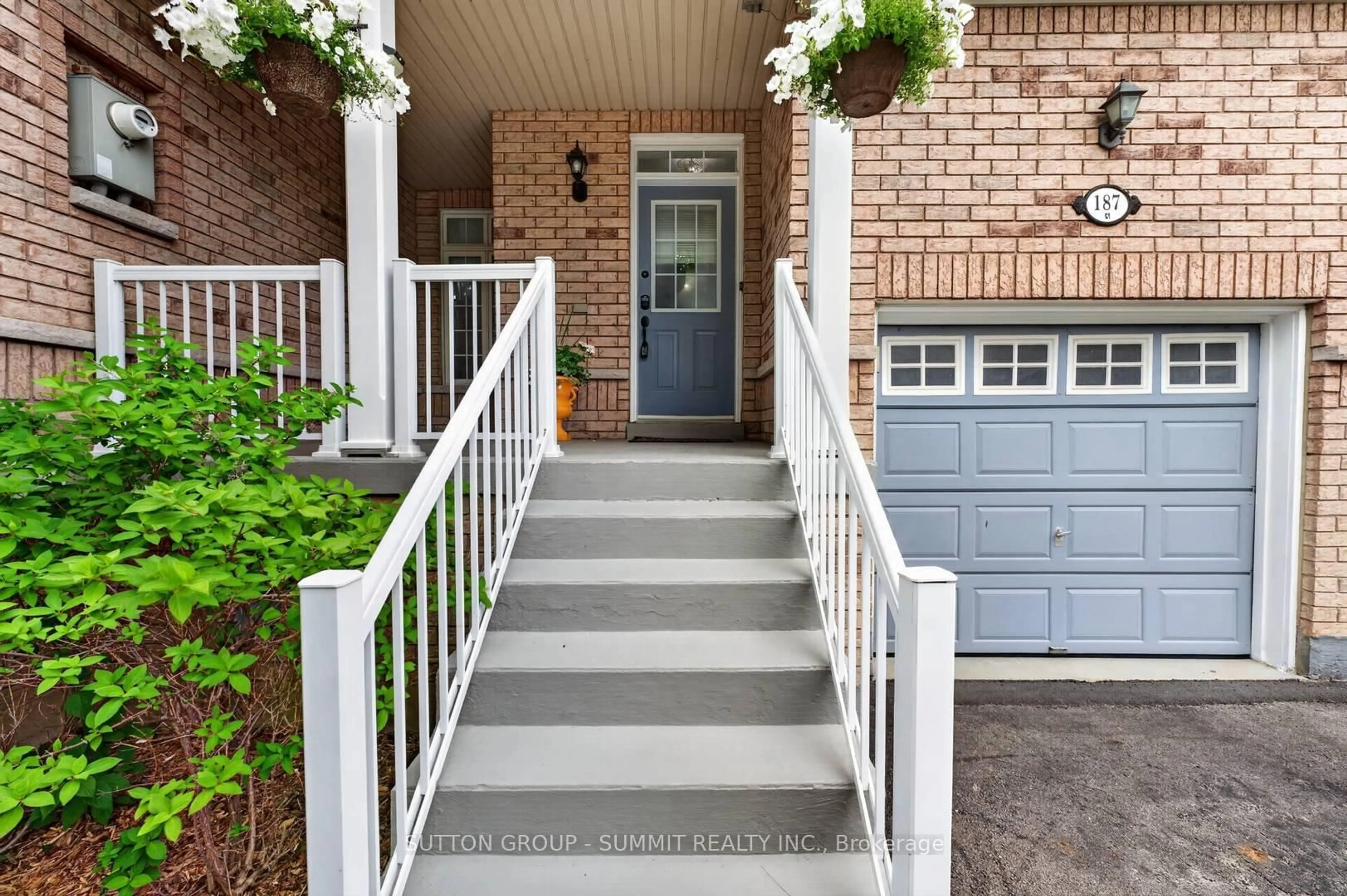 Indoor entryway for 187 Kirkvalley Cres, Aurora Ontario L4G 7S4