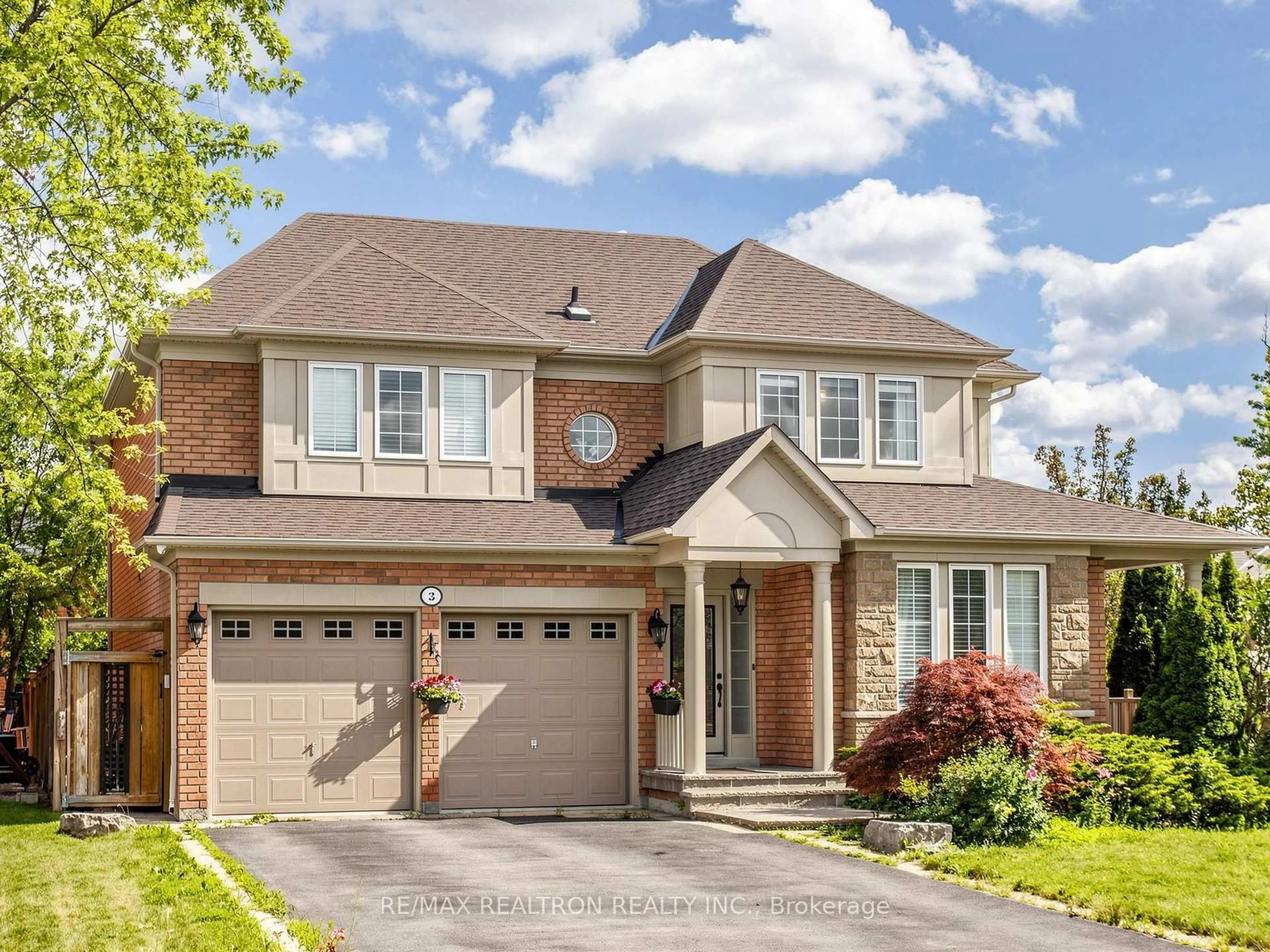 Home with brick exterior material, street for 3 Lisa Brown Crt, Richmond Hill Ontario L4E 4K9