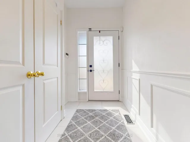 3 Lisa Brown Crt, Richmond Hill 5