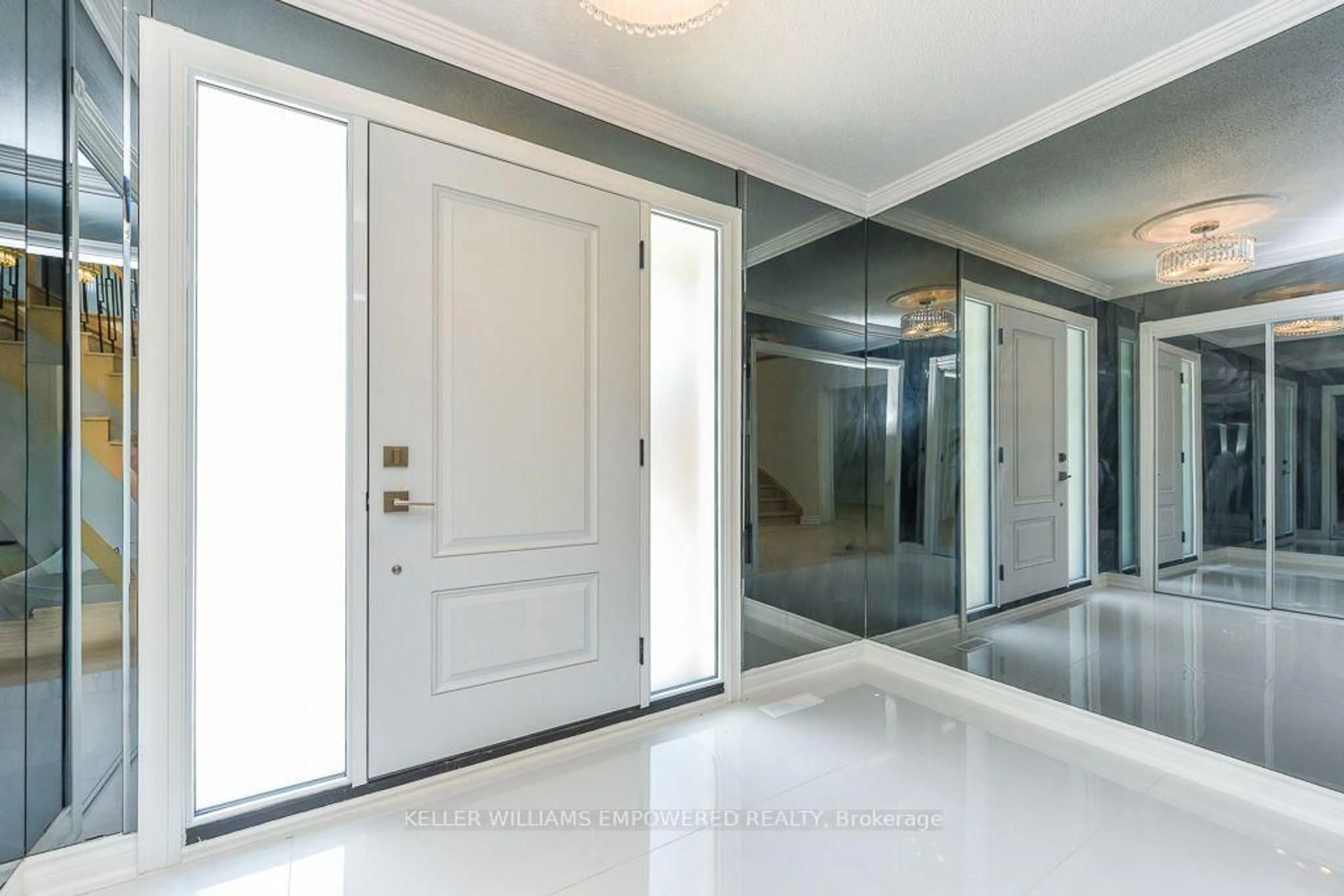 Indoor entryway for 24 Marconi Ave, Vaughan Ontario L4L 7A5
