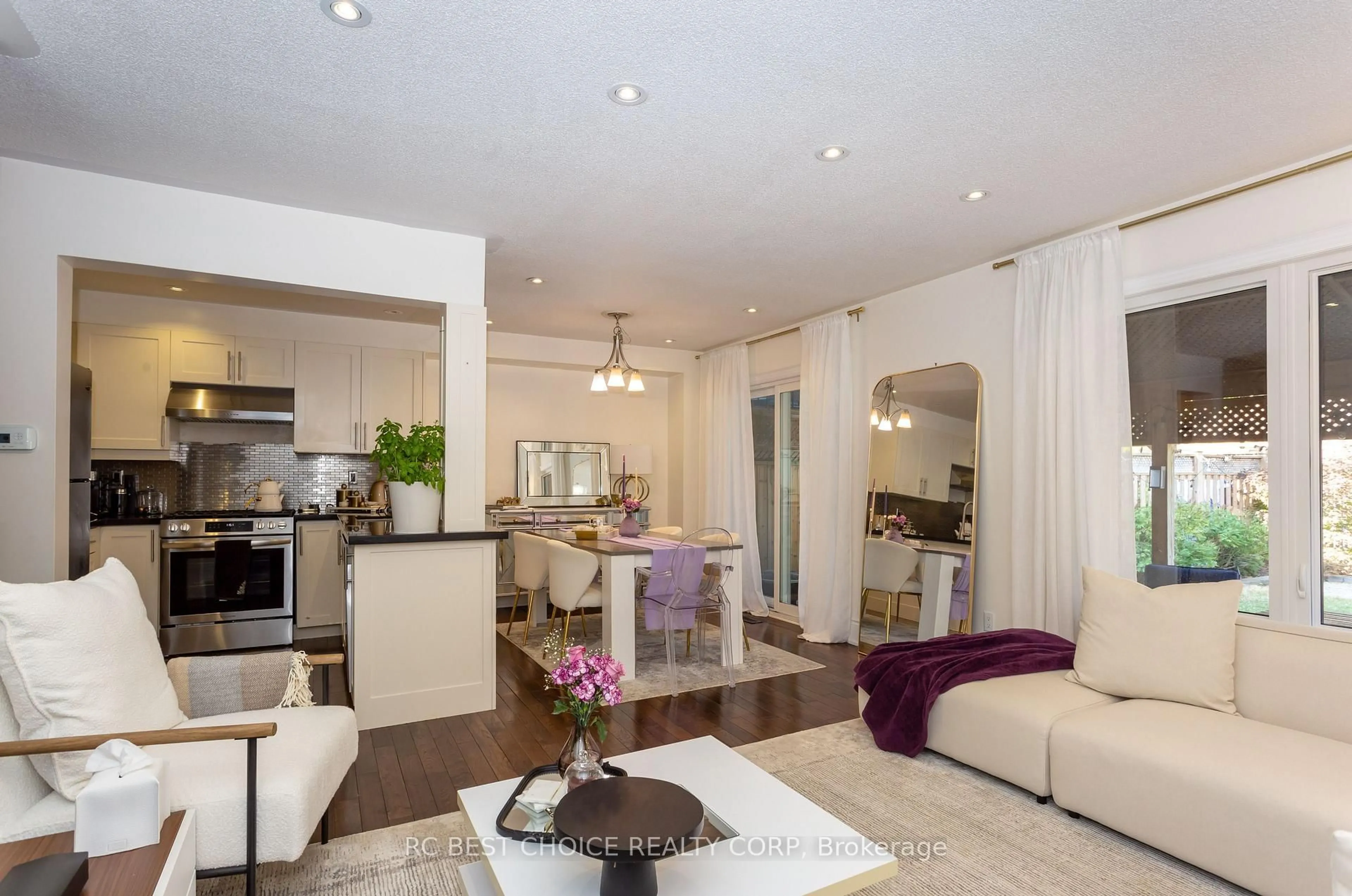 Open concept kitchen, unknown for 68 Carron Ave, Vaughan Ontario L6A 1Y6