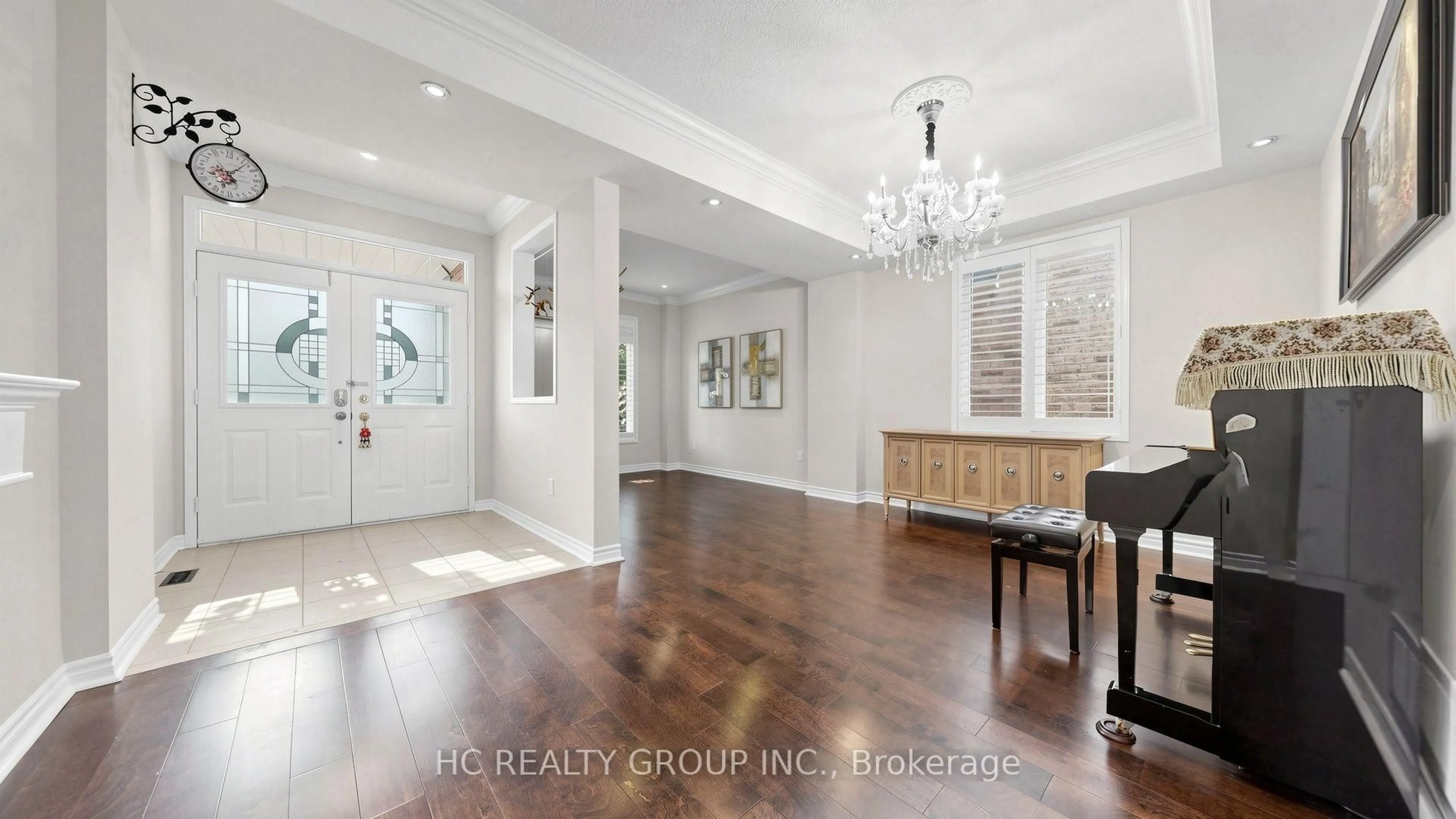 Indoor entryway for 232 Stonebridge Dr, Markham Ontario L6C 2C8