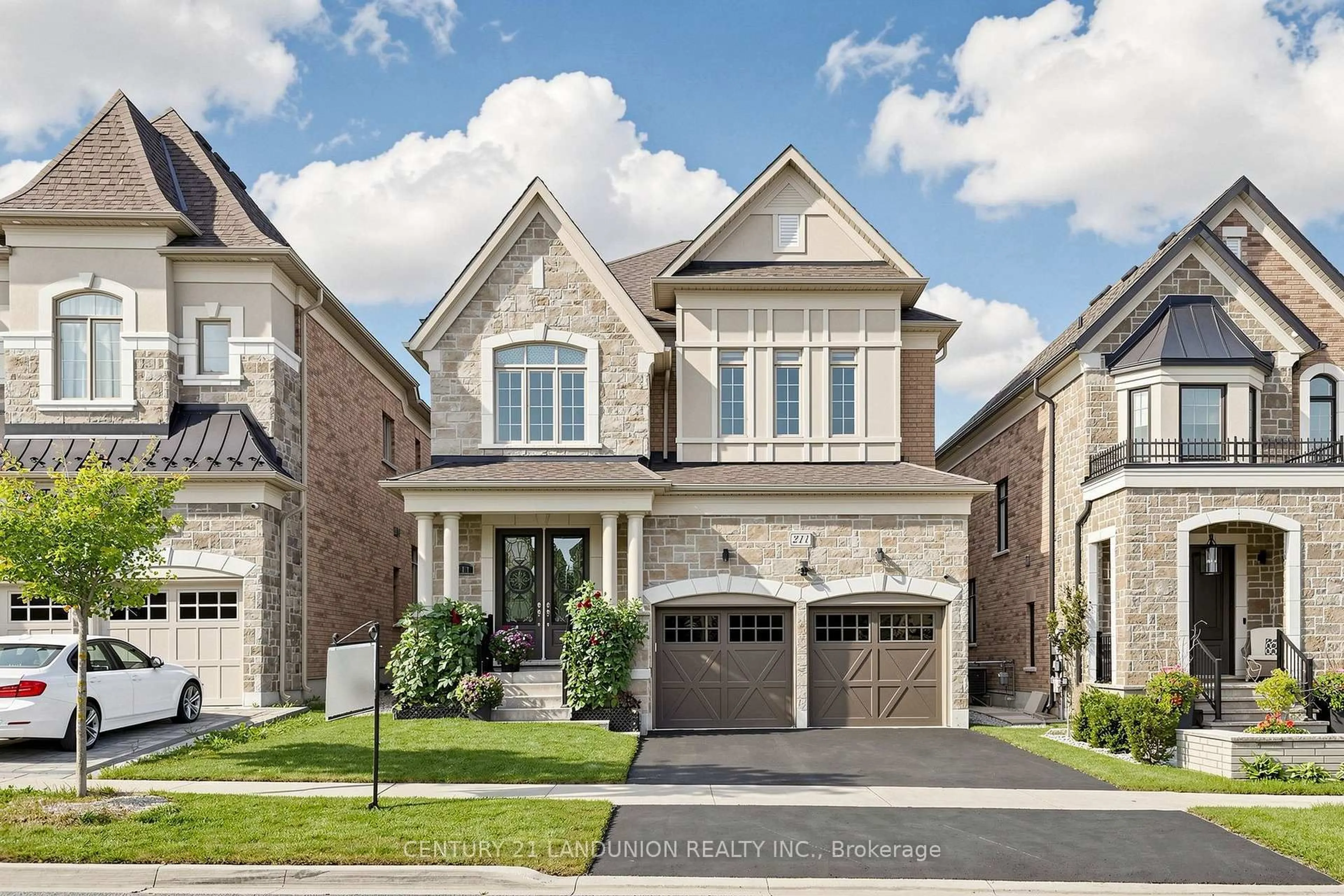 Home with brick exterior material, street for 211 Touch Gold Cres, Aurora Ontario L4G 3X4