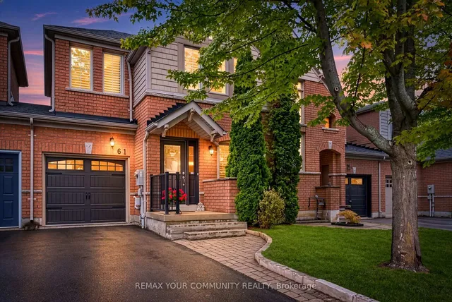 61 Cozens Dr, Richmond Hill 2