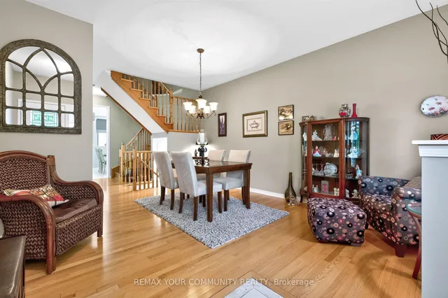 61 Cozens Dr, Richmond Hill 4