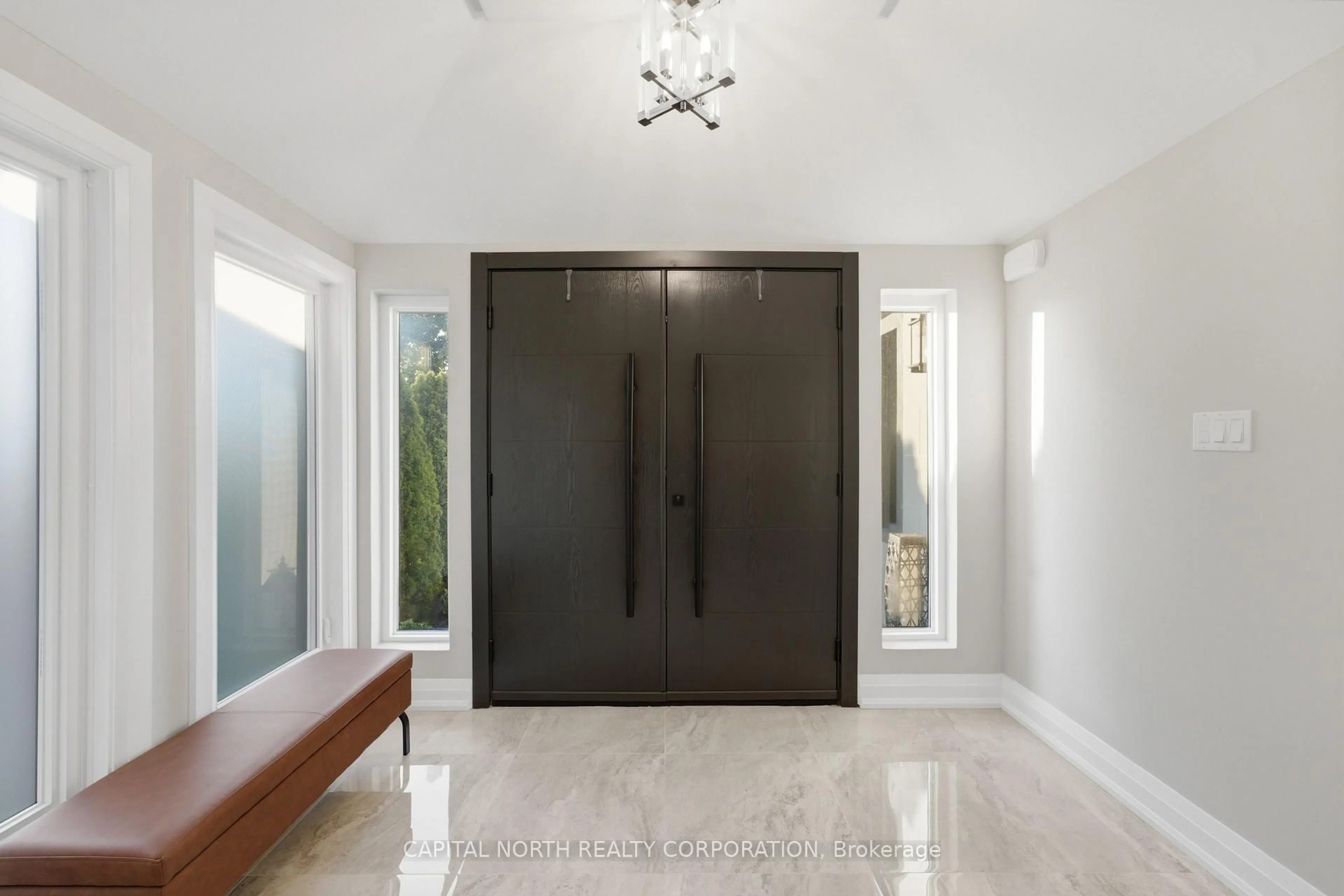 Indoor entryway for 112 Jackman Cres, Vaughan Ontario L4L 6P4