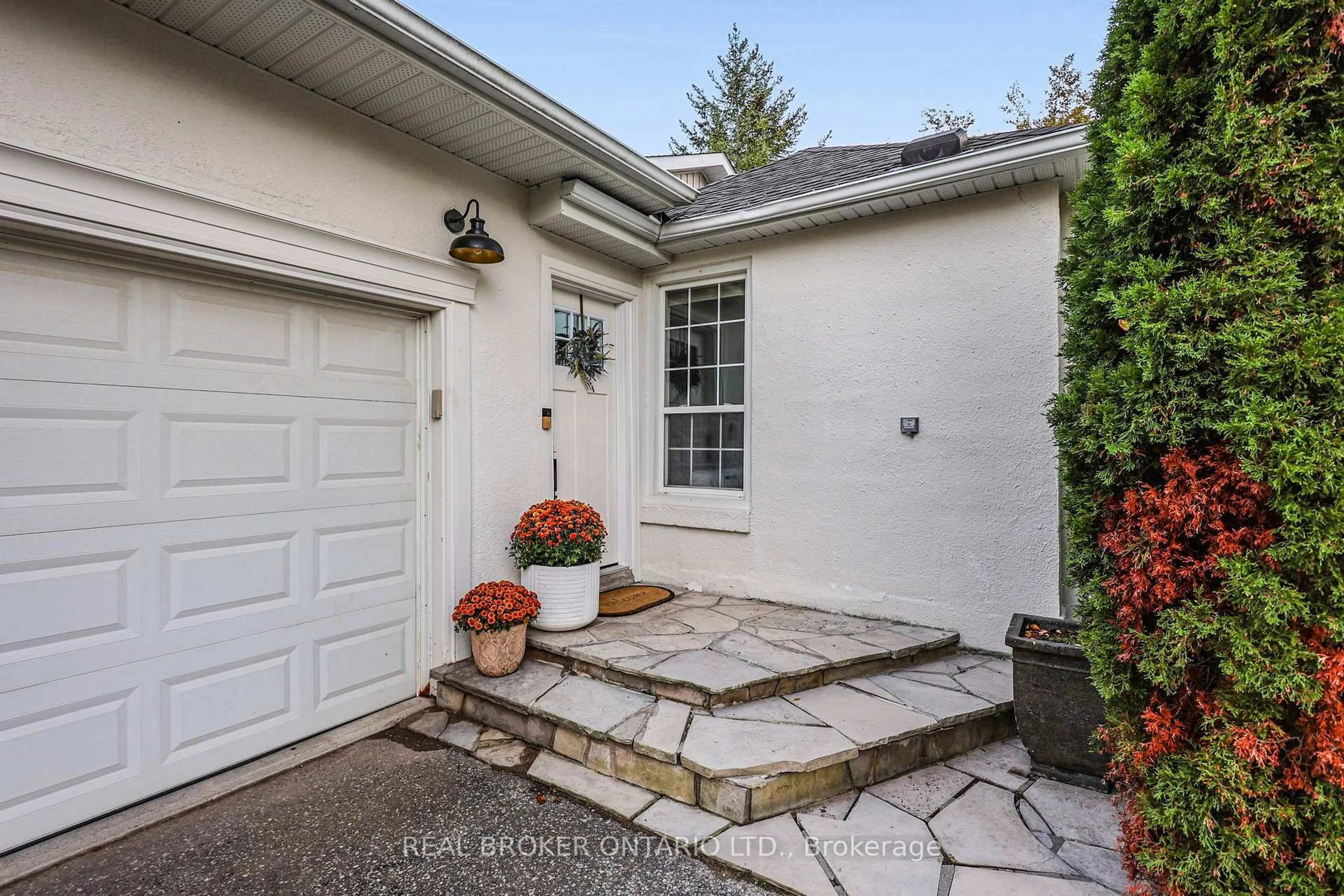 Unknown for 17 Mill St, East Gwillimbury Ontario L0G 1M0