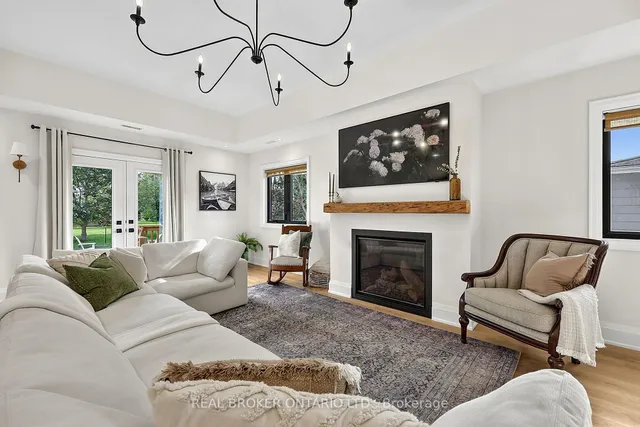 17 Mill St, East Gwillimbury 5