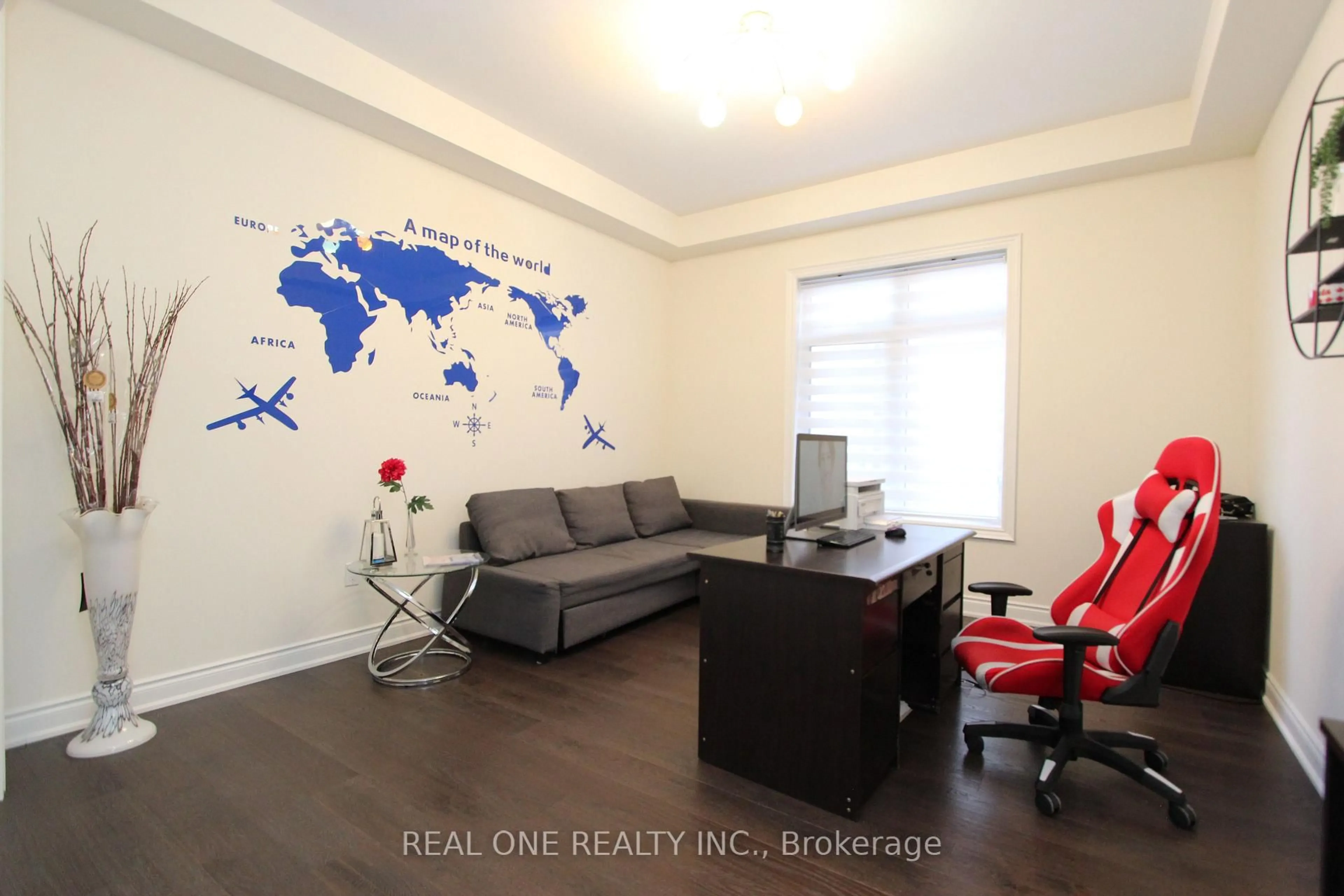A pic of a room for 108 Silk Twist Dr, East Gwillimbury Ontario L9N 0W4
