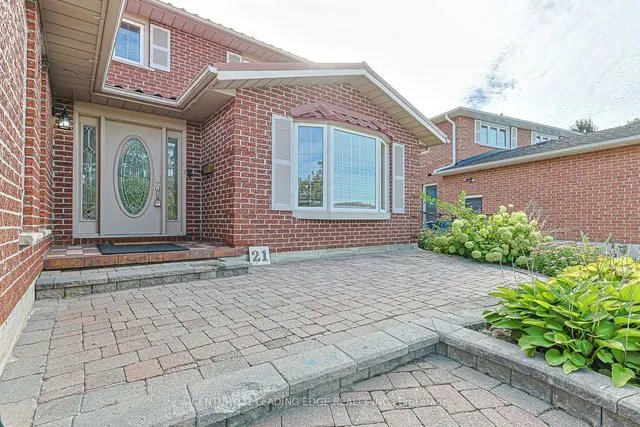 21 McQuaid Crt, East Gwillimbury 4