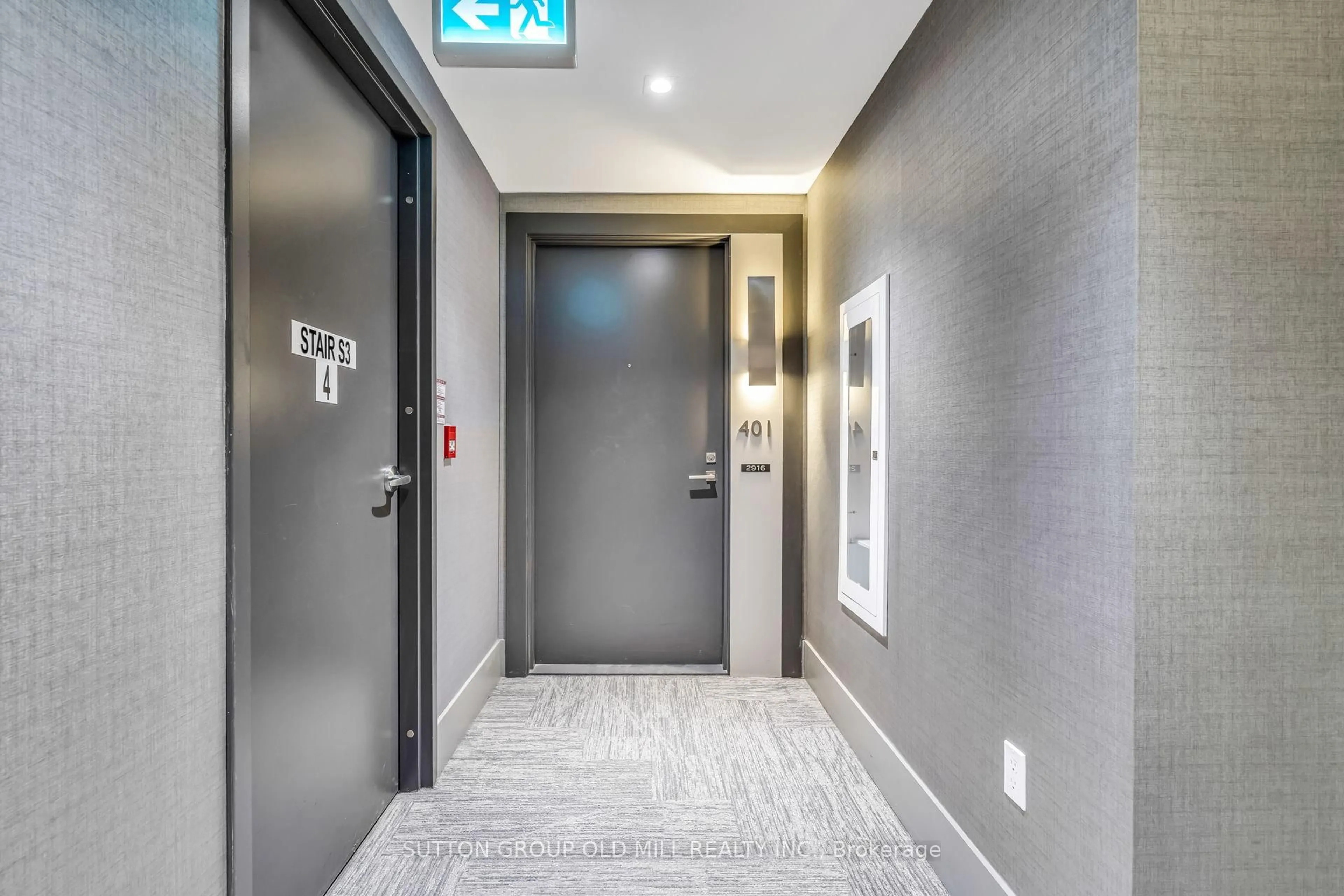 Indoor foyer for 2916 Highway 7 #401, Vaughan Ontario L4K 0K6