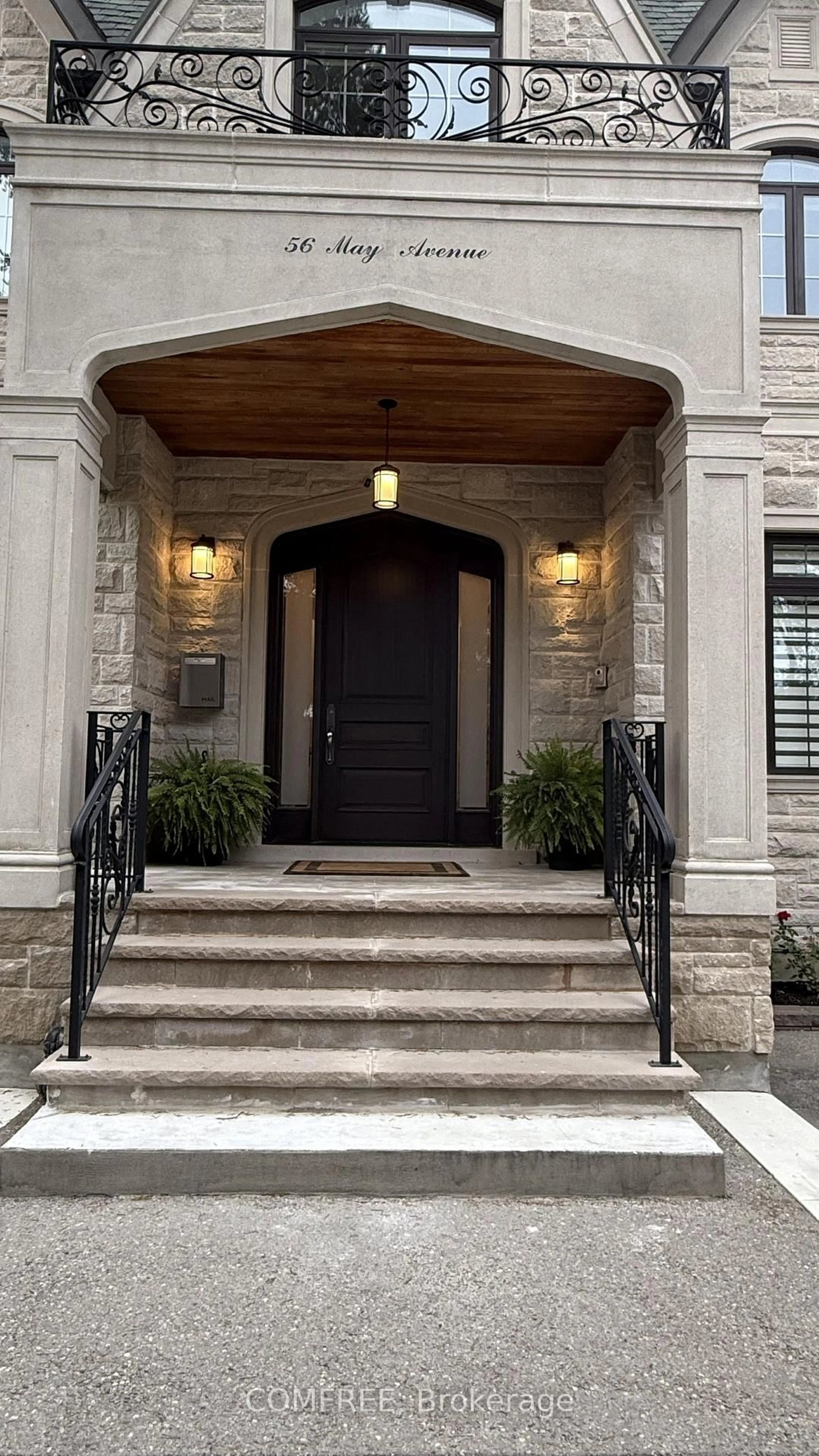 Indoor entryway for 56 May Ave, Richmond Hill Ontario L4C 3S6