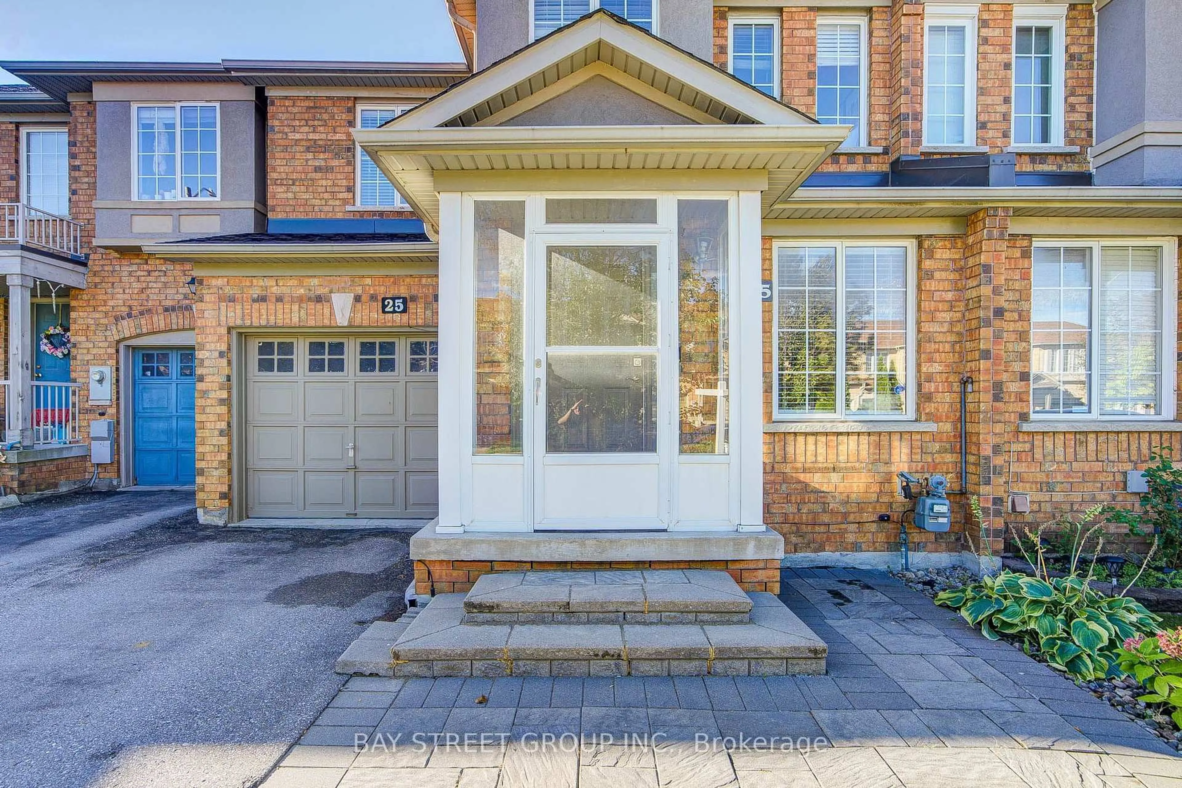 Home with brick exterior material, street for 25 Waterton Cres, Richmond Hill Ontario L4B 4L7