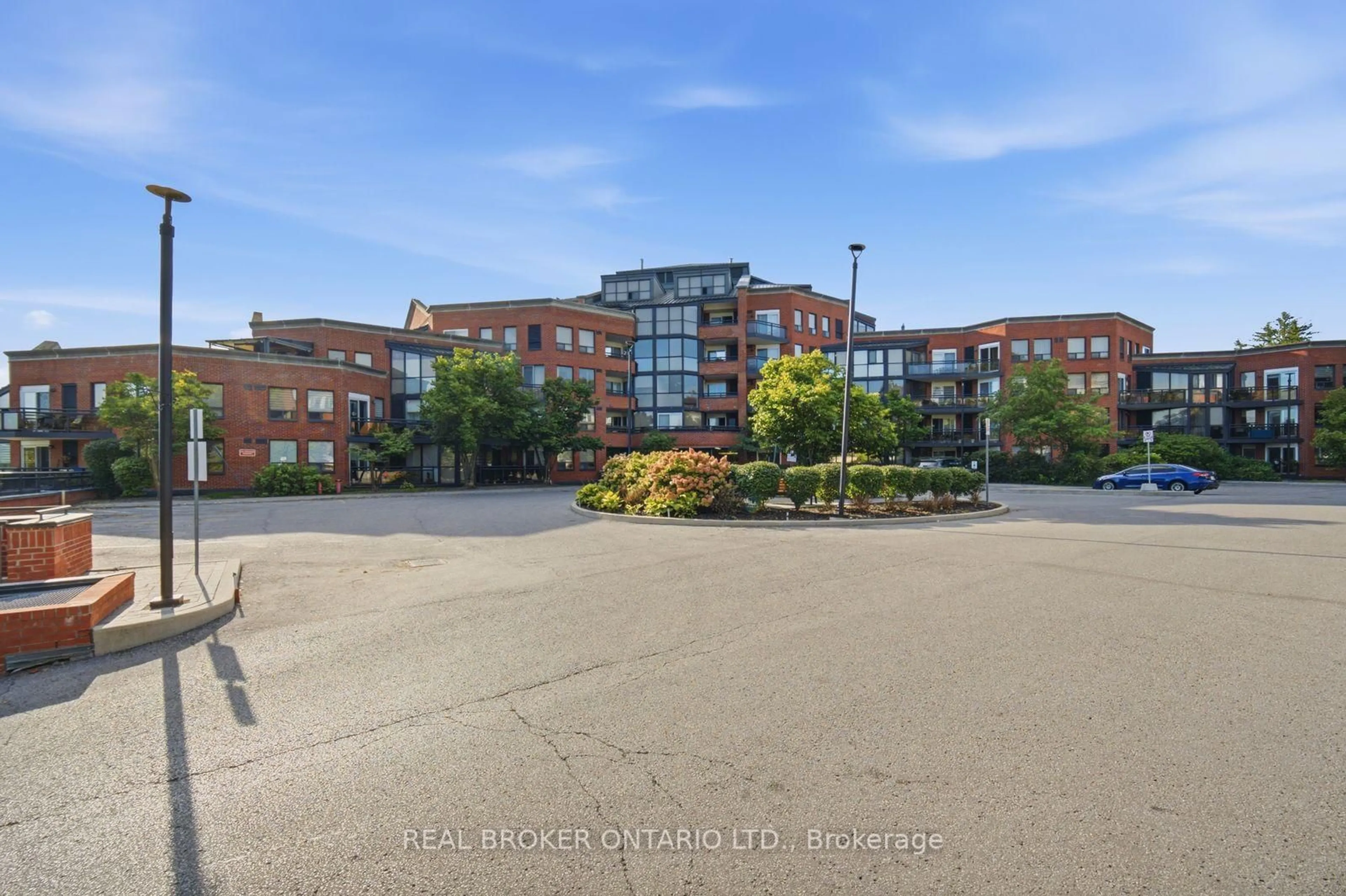Unknown for 100 Arbors Lane #220, Vaughan Ontario L4L 7G4