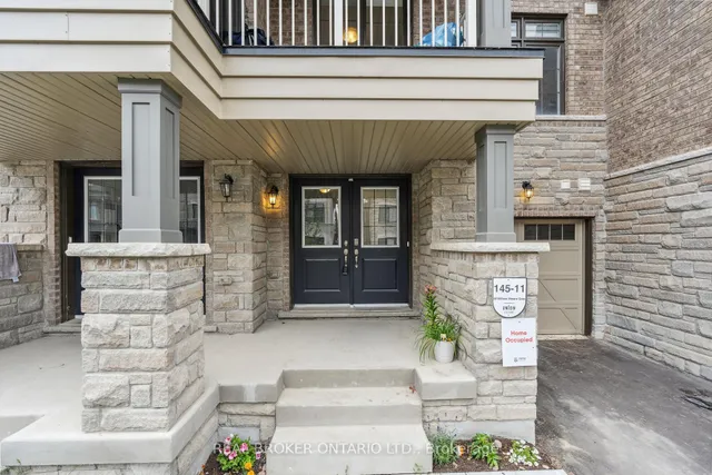 92 William Shearn Cres, Markham 3