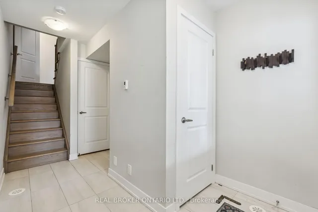 92 William Shearn Cres, Markham 5