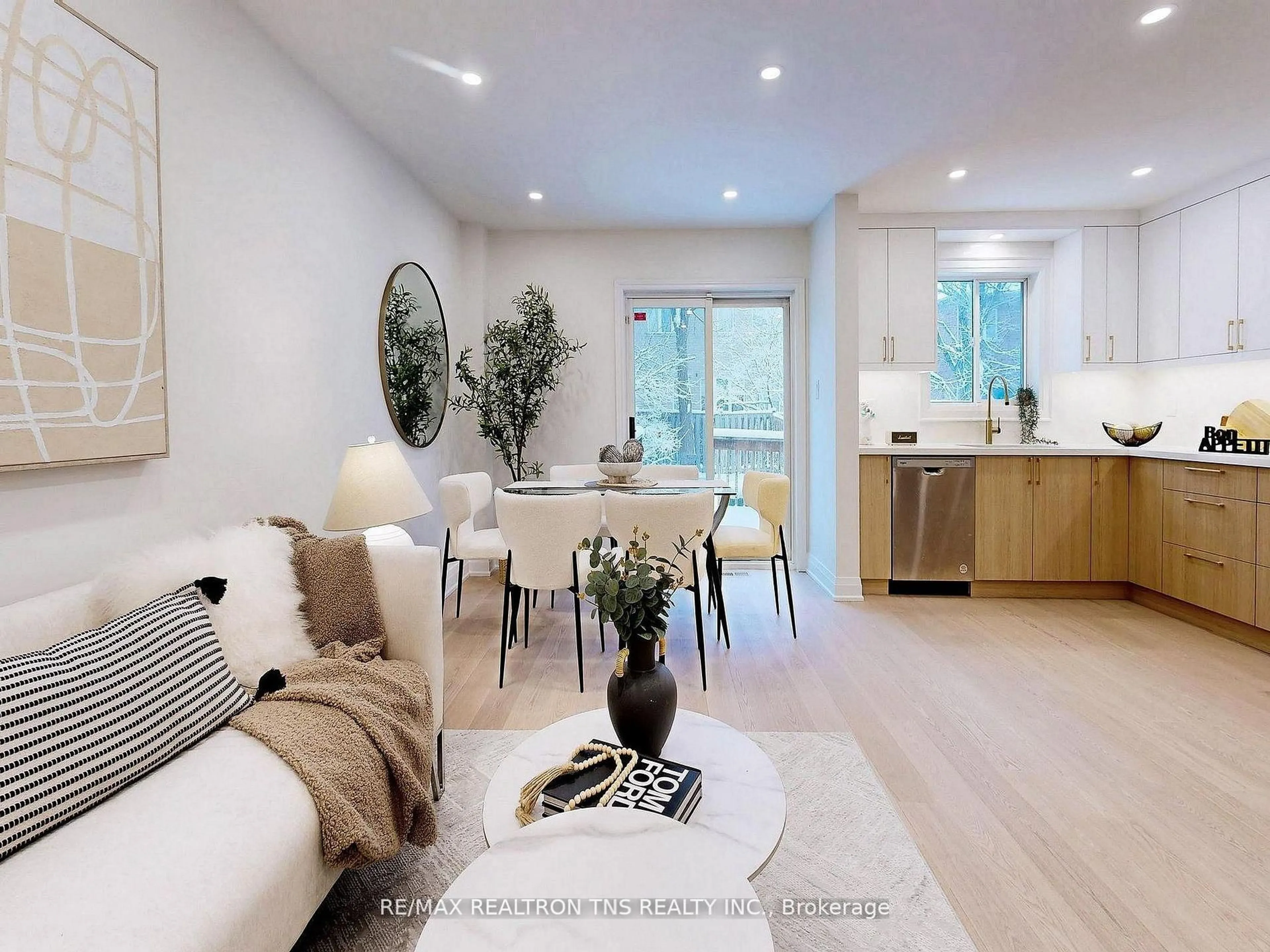 Living room with furniture, wood/laminate floor for 149 Kimono Cres, Richmond Hill Ontario L4S 1A5